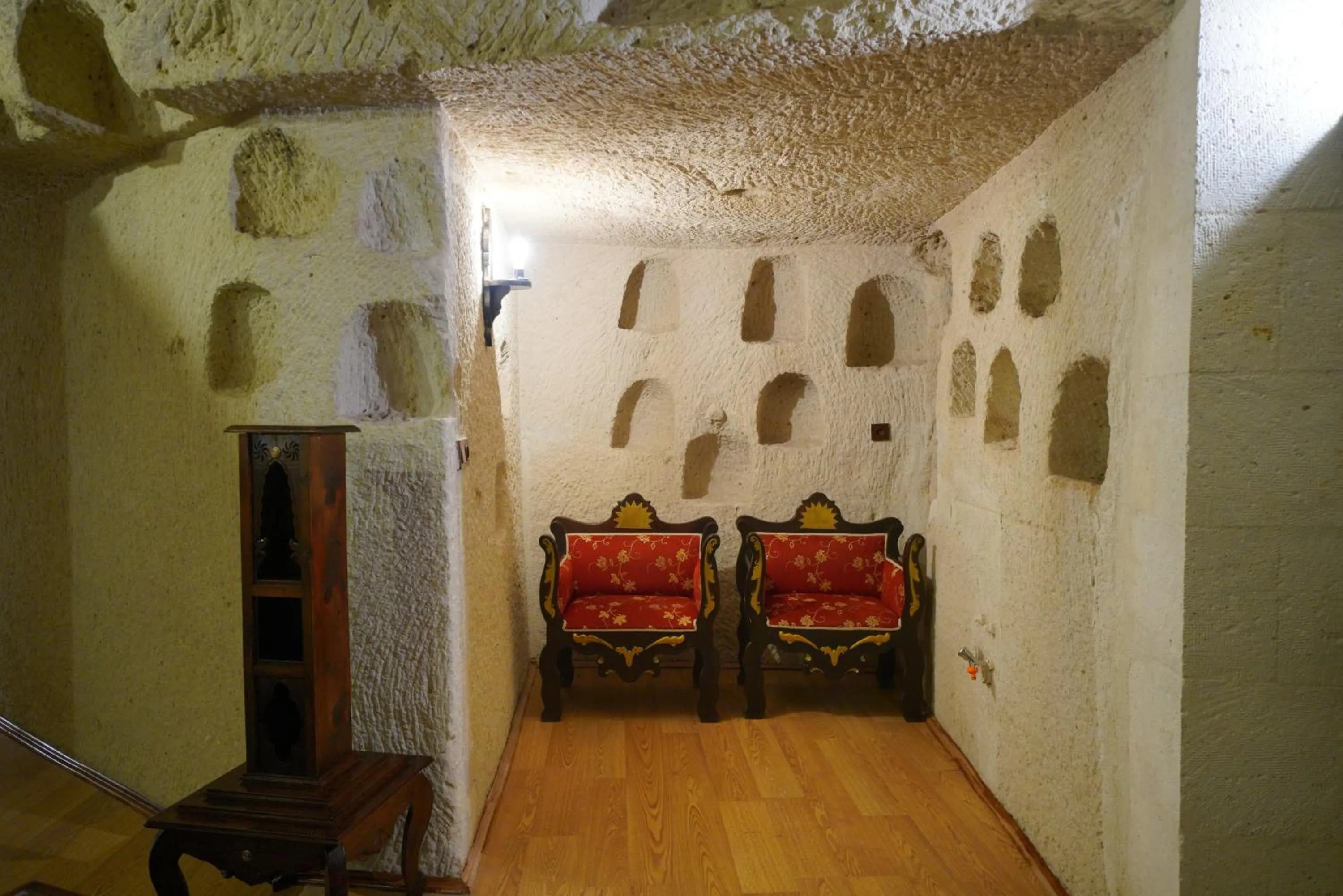 Living room in Asteria Cave Hotel
