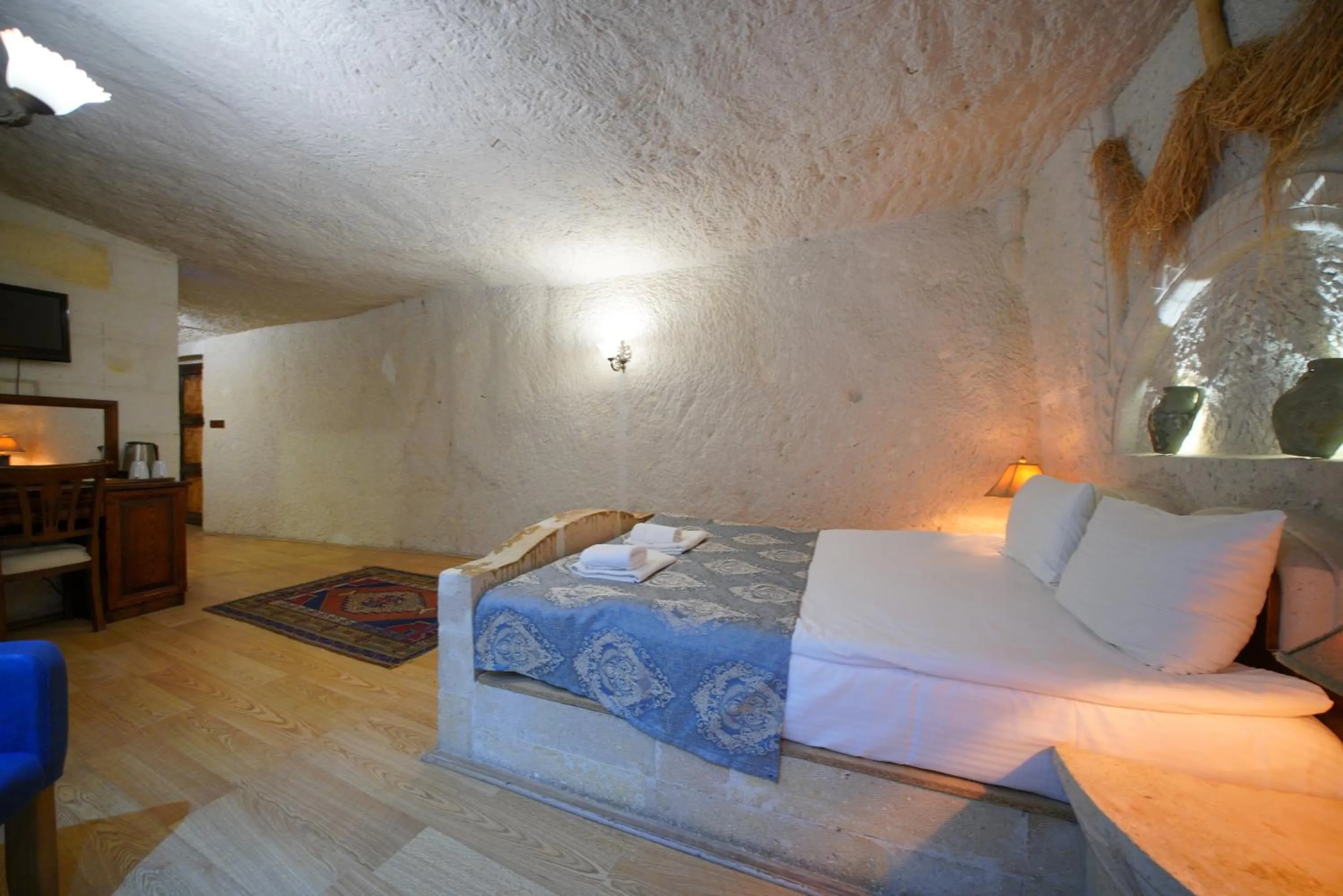 Photo of the whole room, Bed in Asteria Cave Hotel