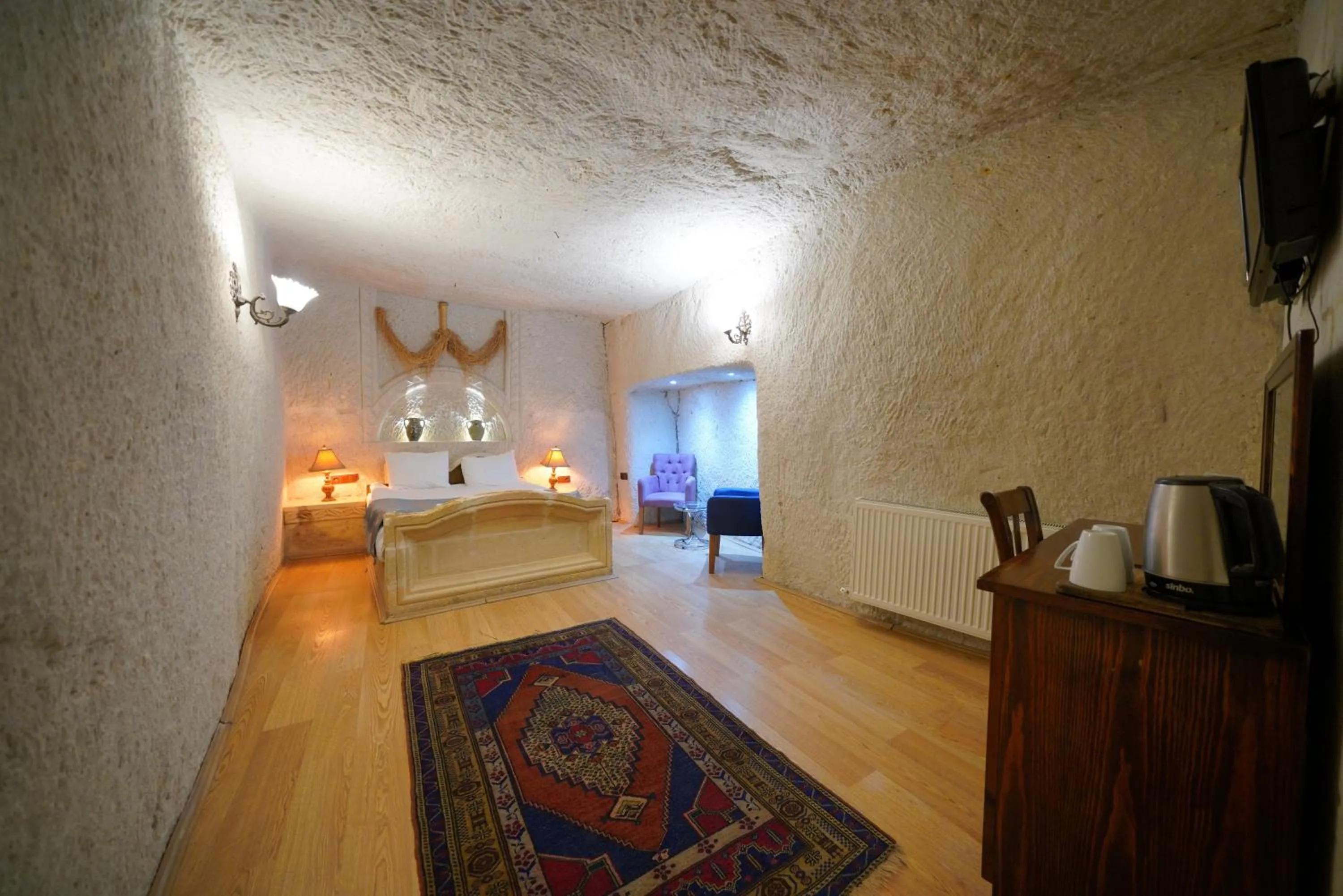 Photo of the whole room, Bed in Asteria Cave Hotel