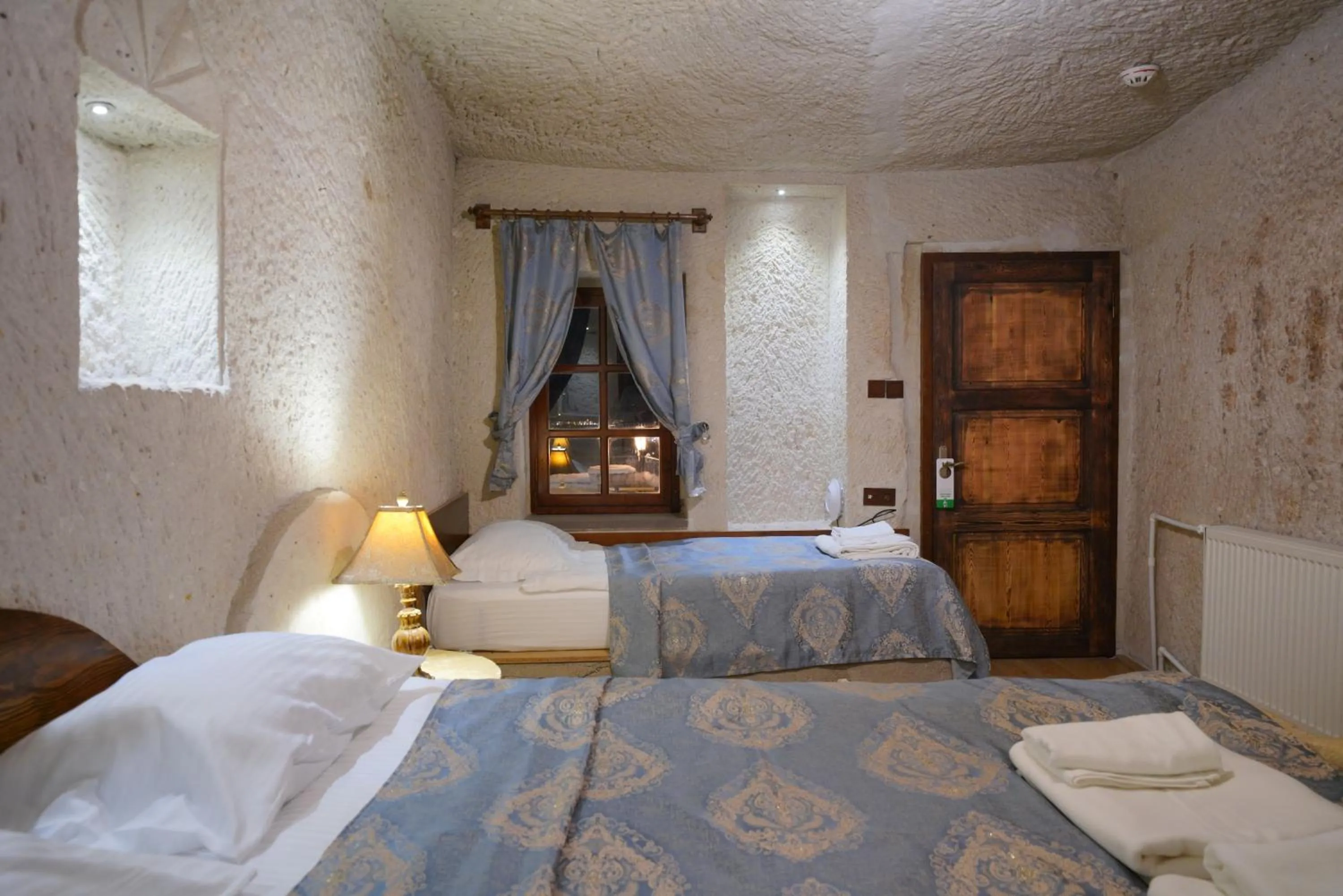Photo of the whole room, Bed in Asteria Cave Hotel