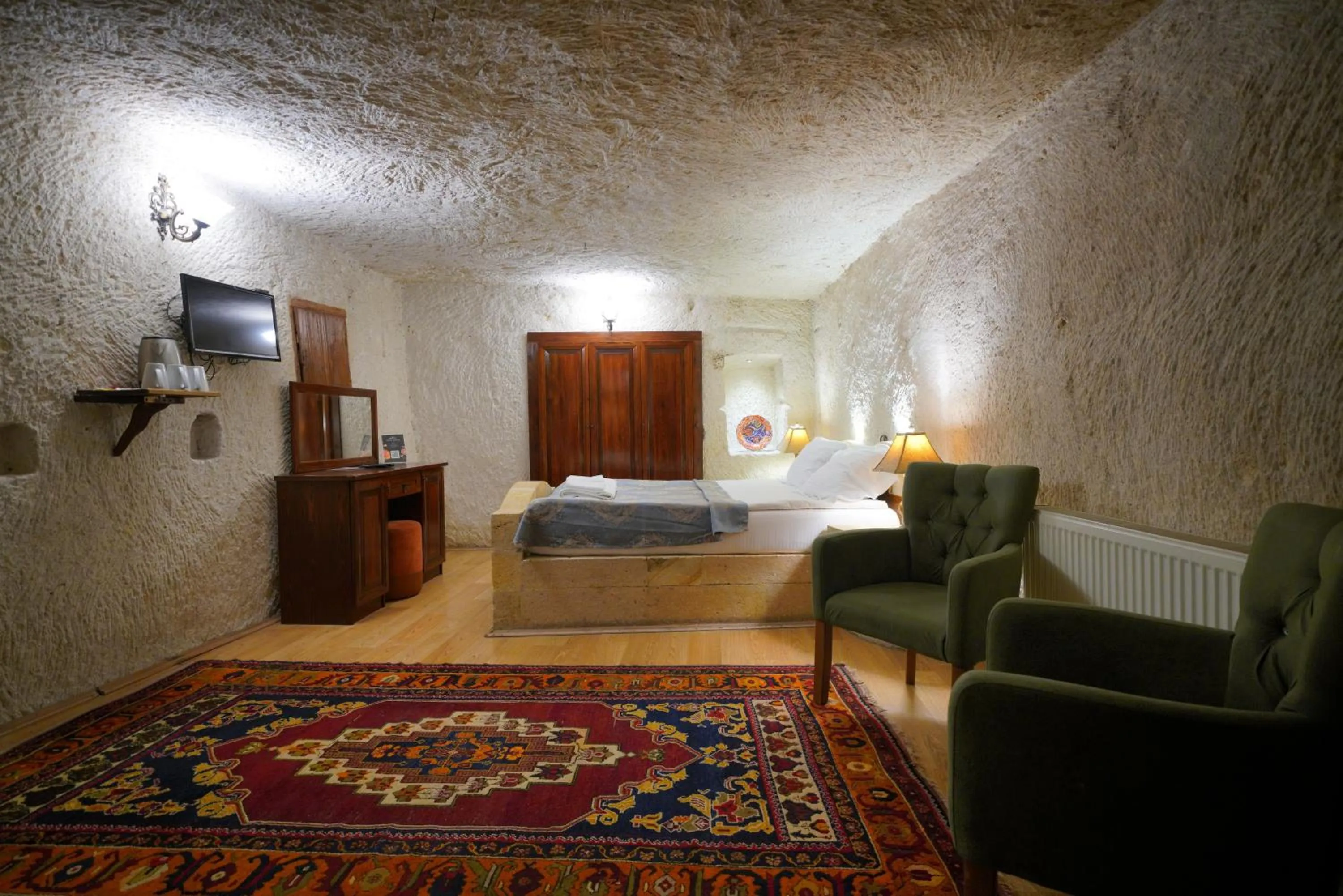 Photo of the whole room, Bed in Asteria Cave Hotel
