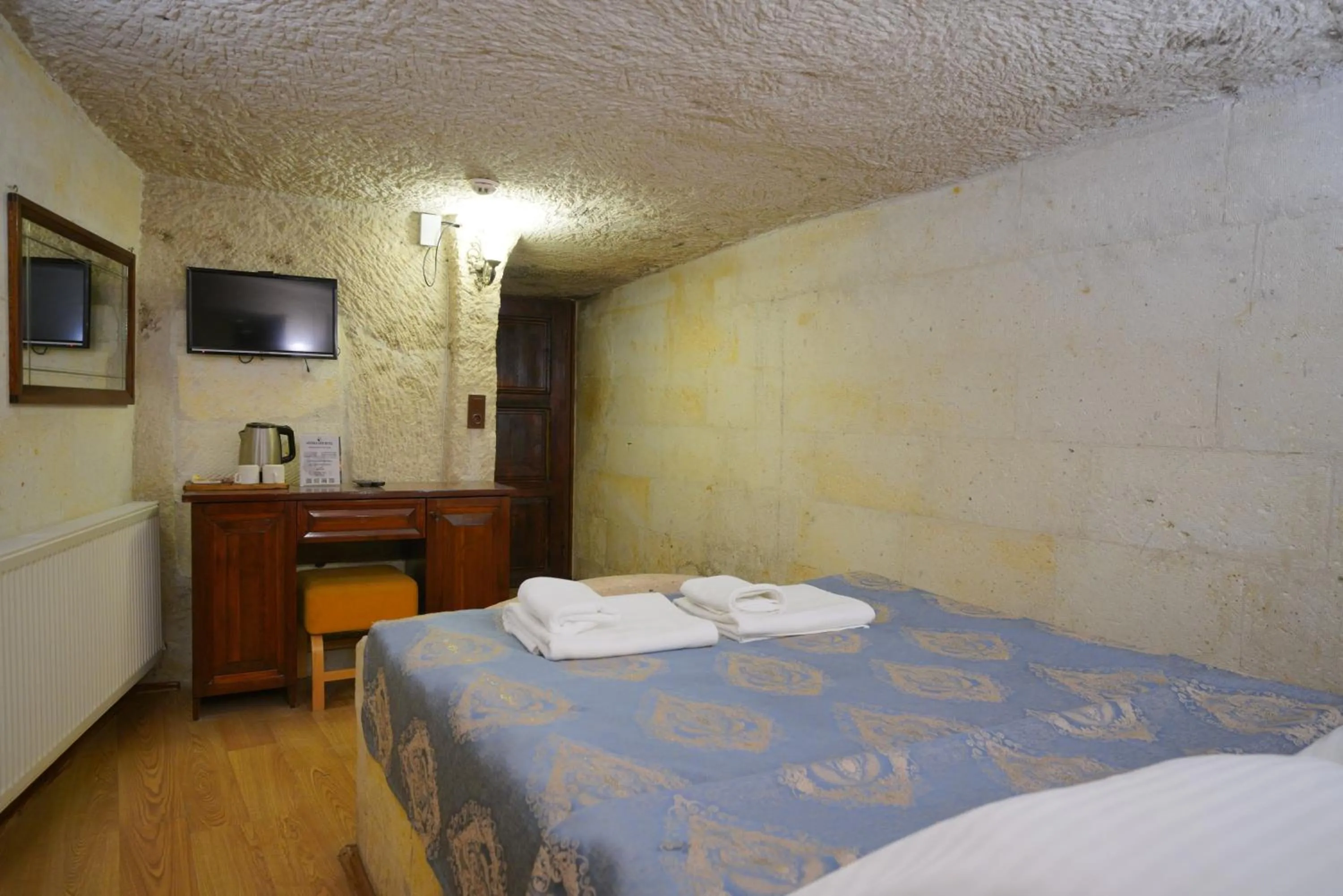 Photo of the whole room, Bed in Asteria Cave Hotel