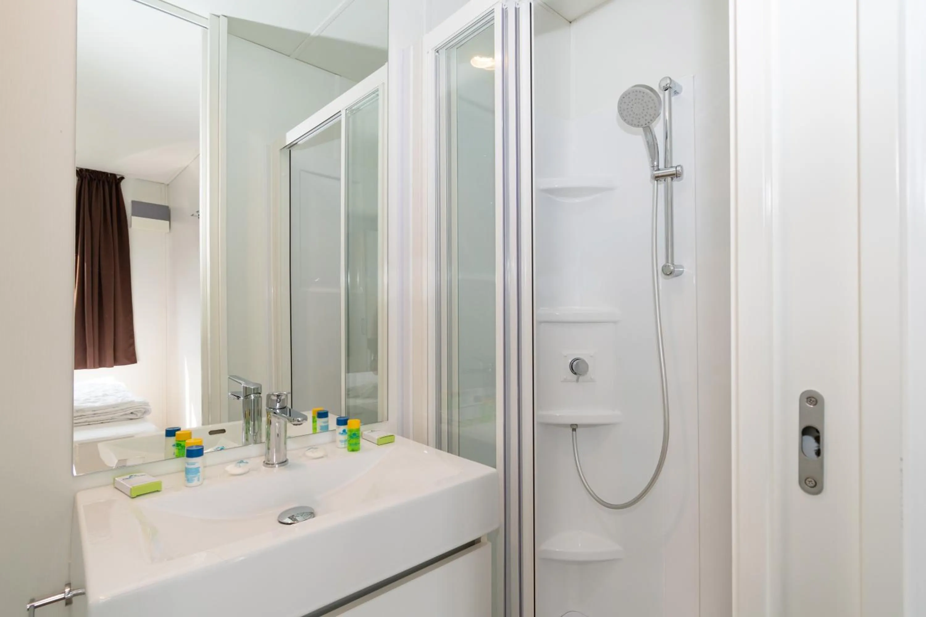 Shower in Club del Sole Desenzano Boutique Resort