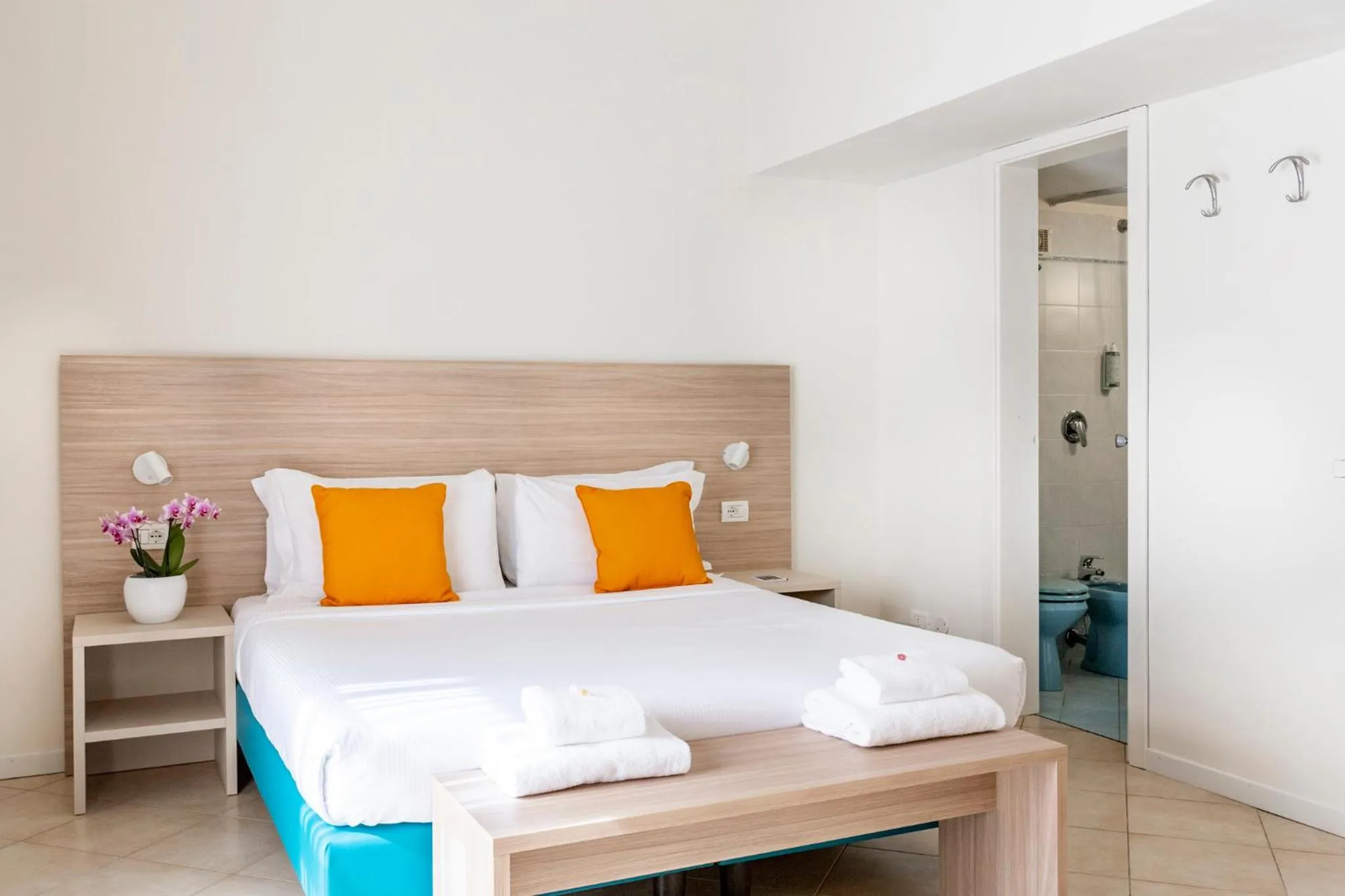 Bedroom, Bed in Club del Sole Desenzano Boutique Resort