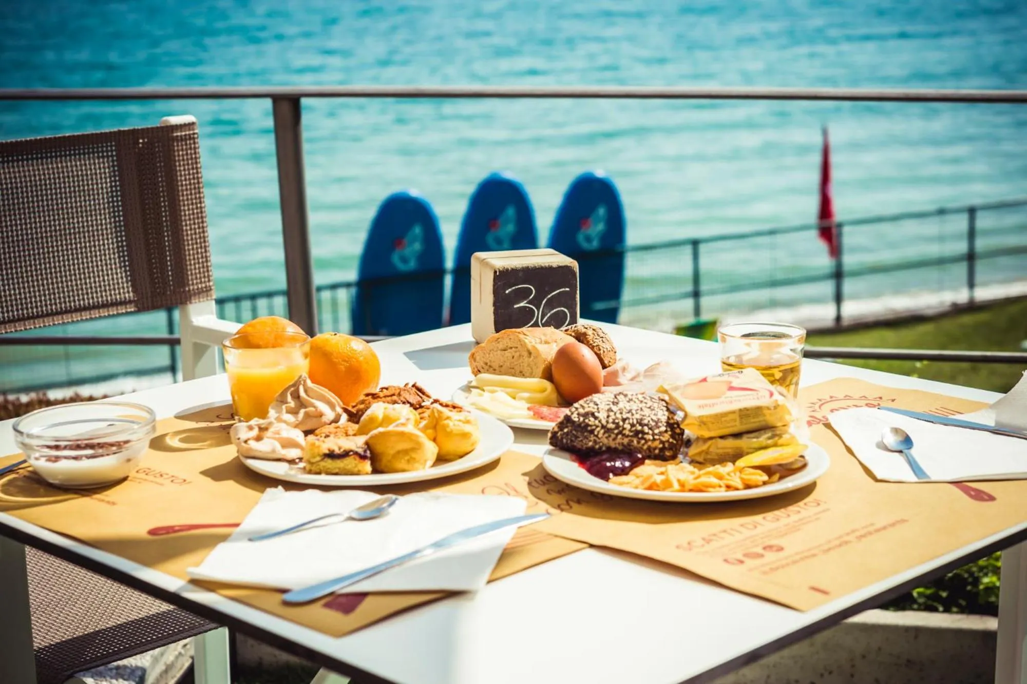 Food and drinks in Club del Sole Desenzano Boutique Resort