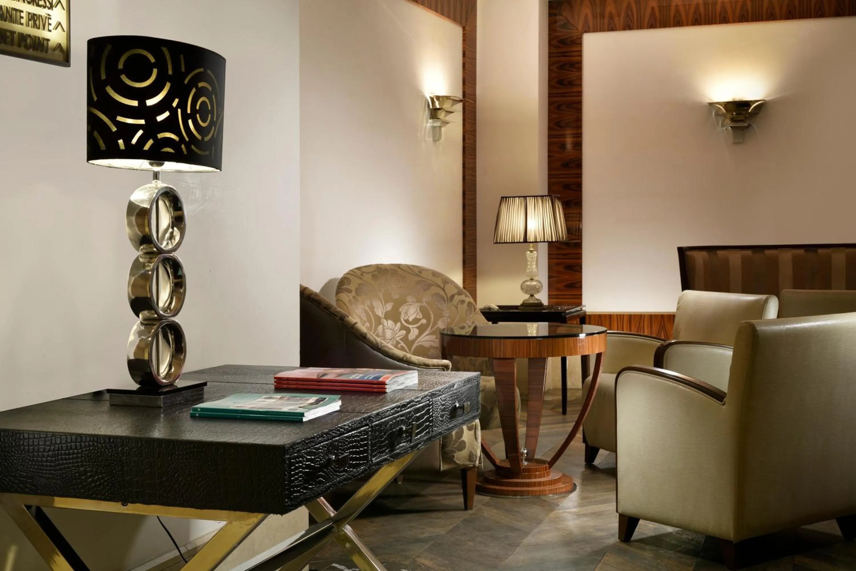 Lobby or reception in UNA Hotels Decò Roma