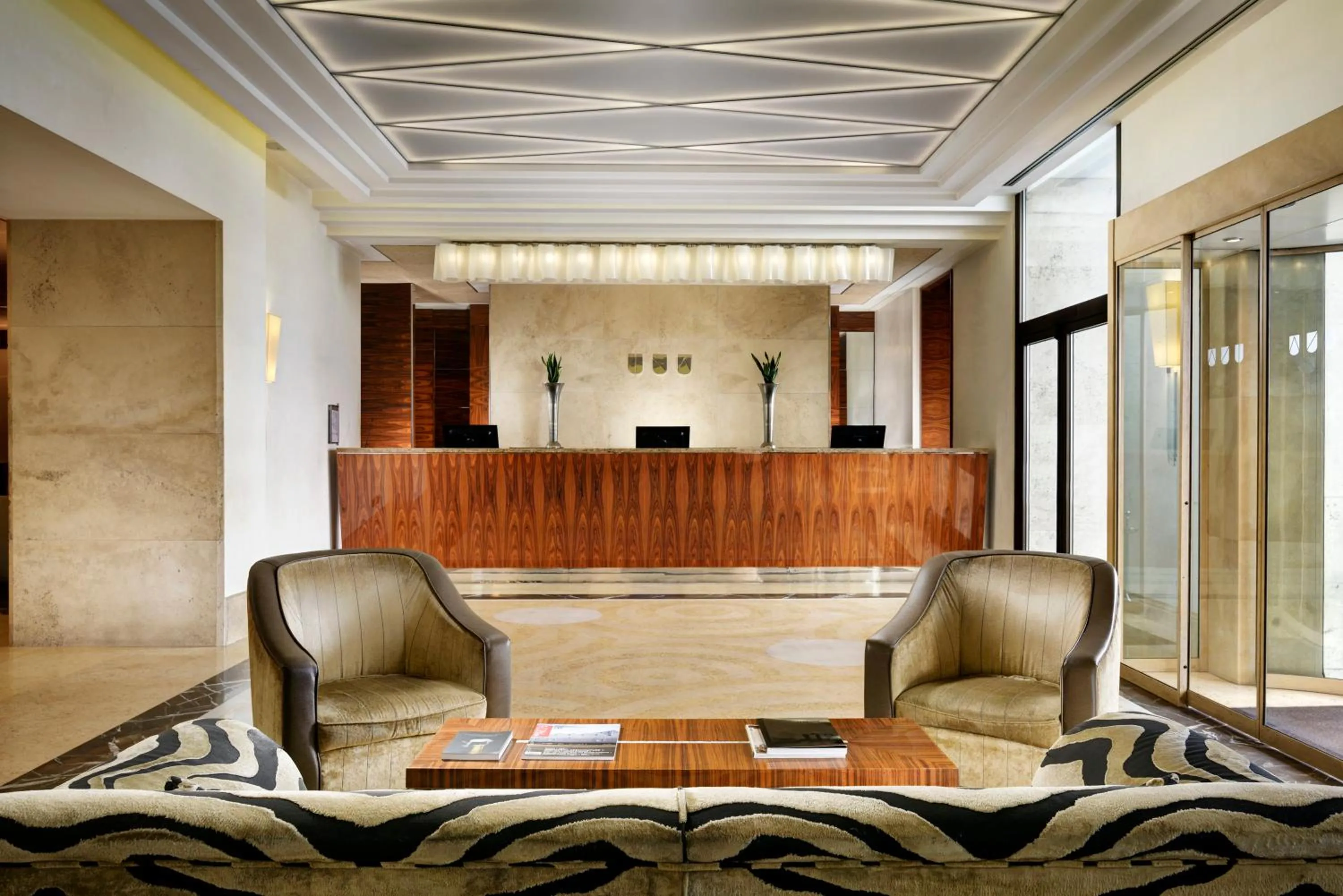 Lobby or reception in UNA Hotels Decò Roma