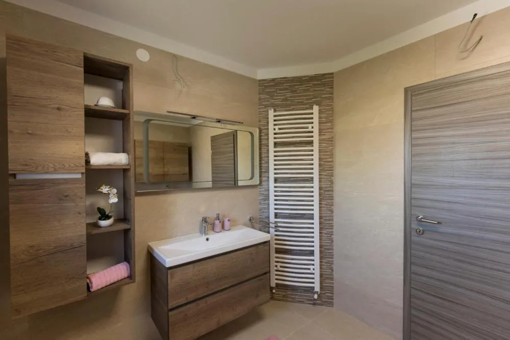 Apartments Sandra with free private parking