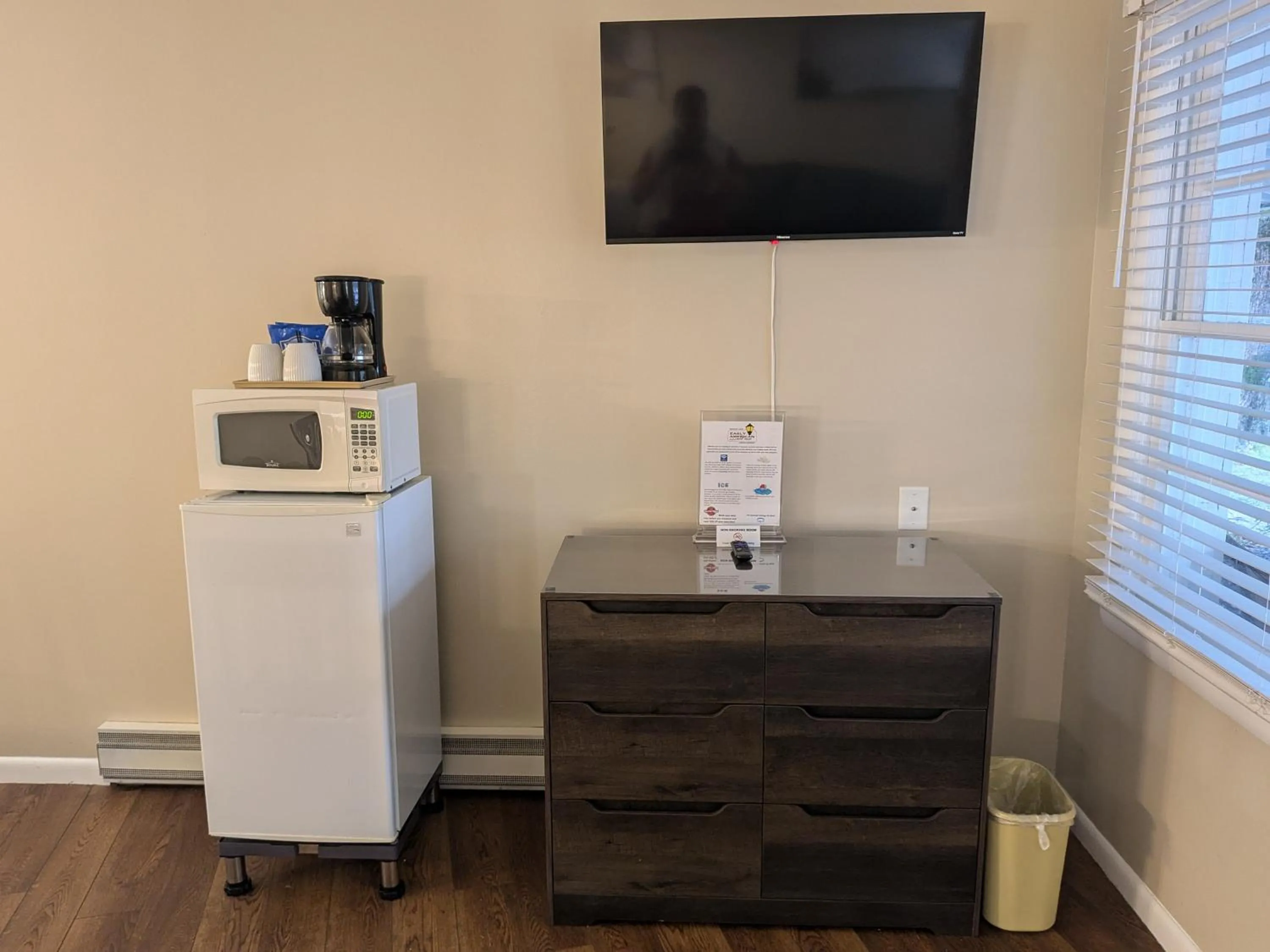 Early American Motel