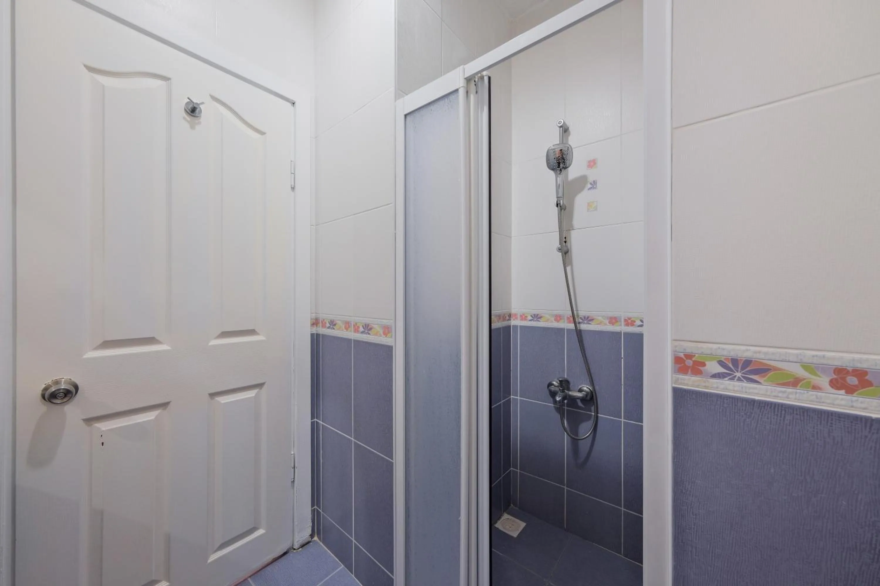 Shower in Majestic Hotel