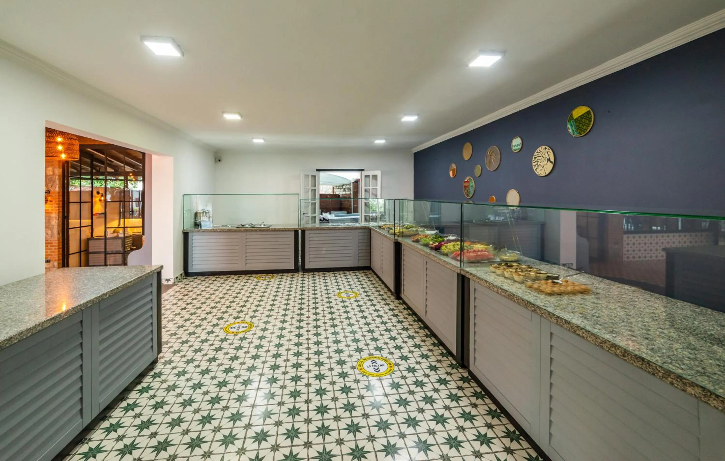 Buffet breakfast in Majestic Hotel