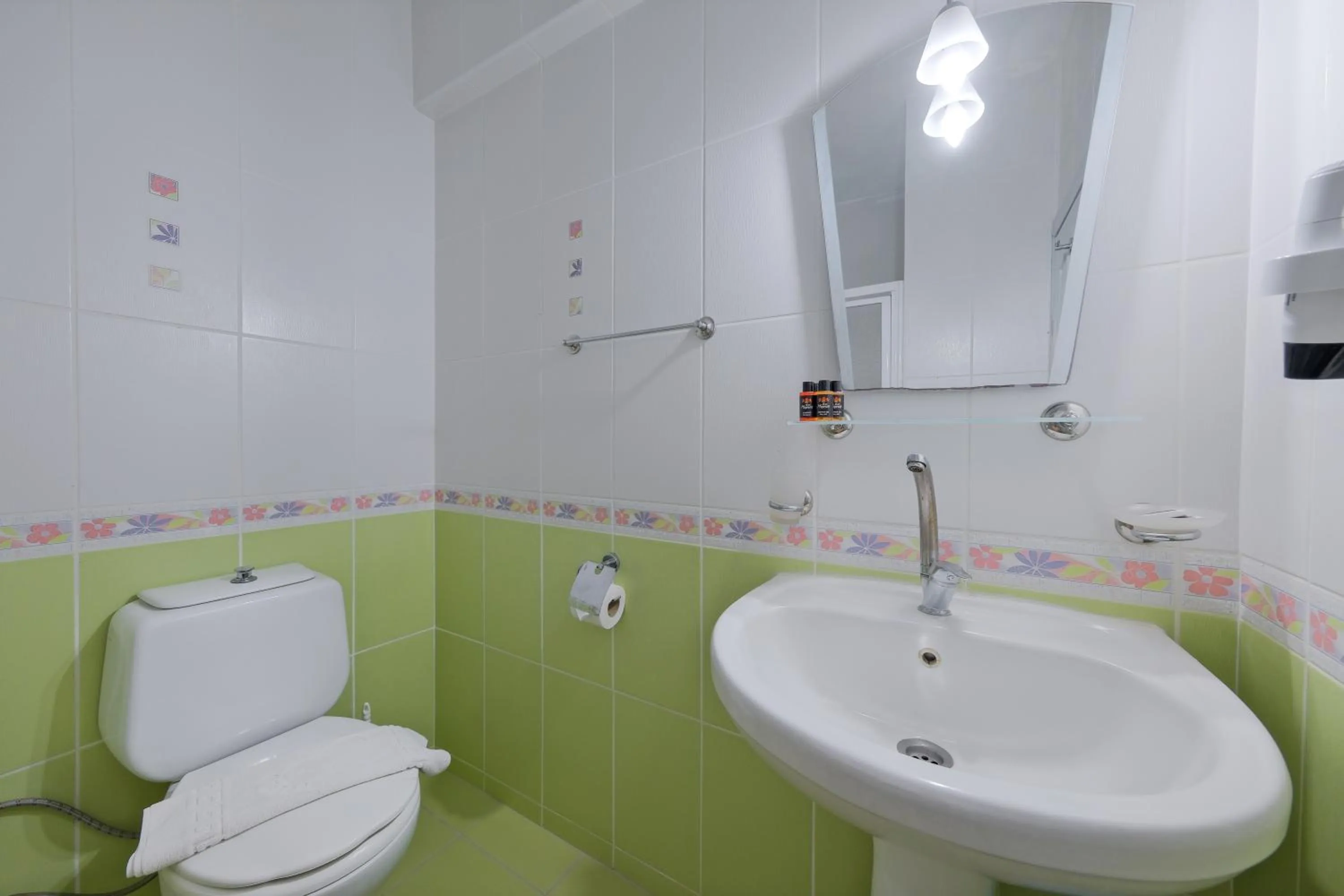 Shower in Majestic Hotel