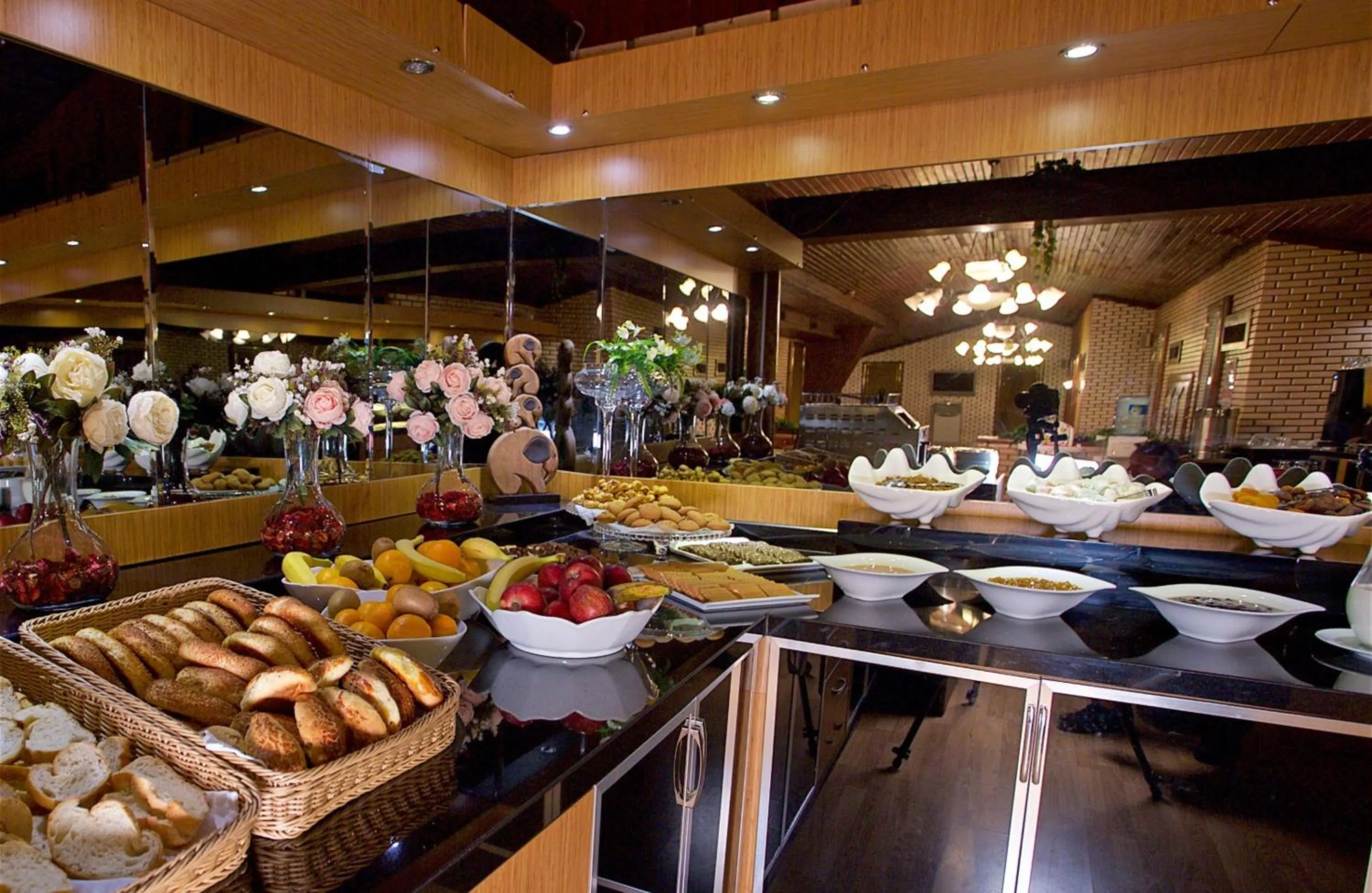 Restaurant/places to eat in Sed Bosphorus Hotel