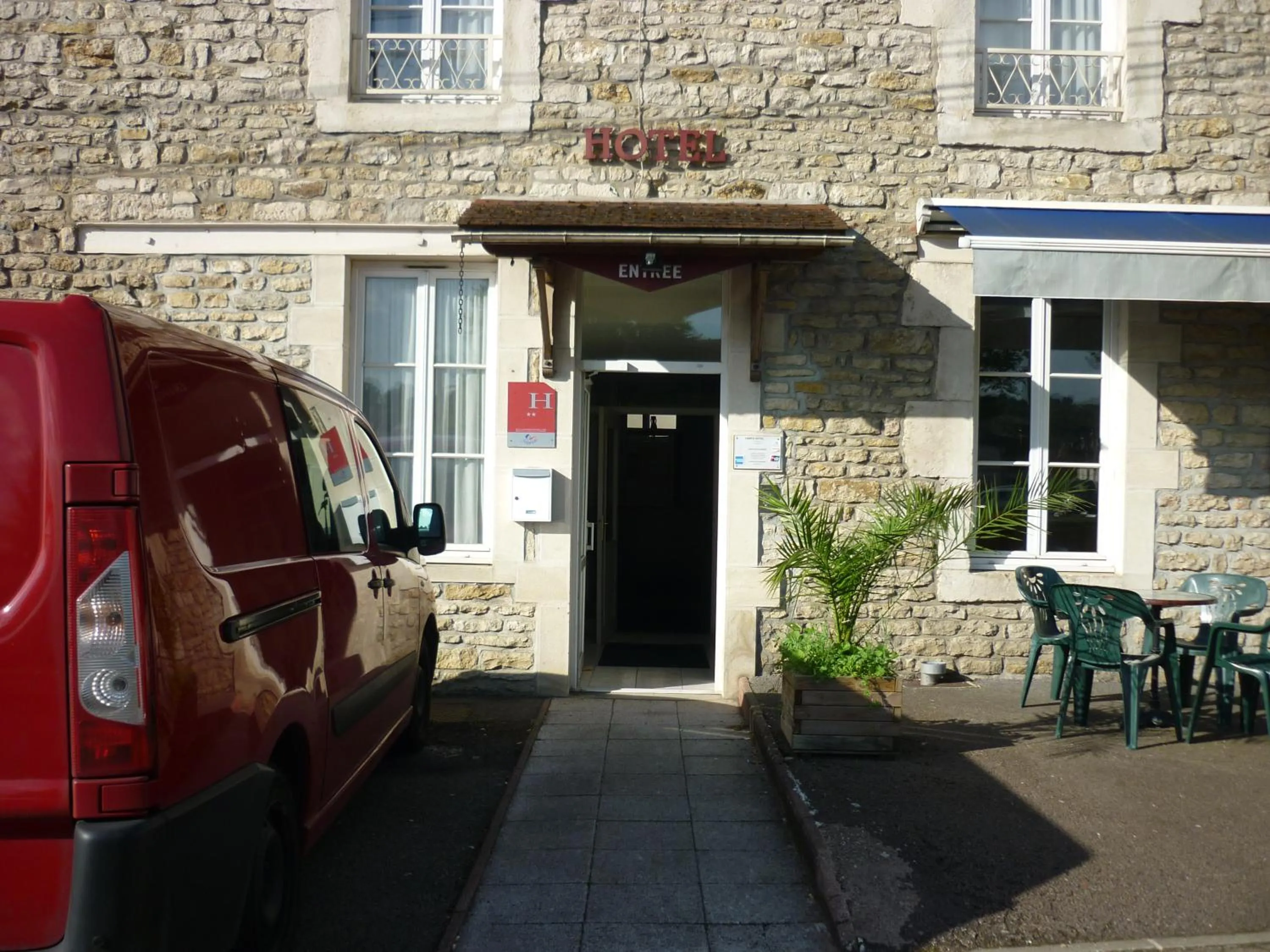Facade/entrance in Hotel Neptune