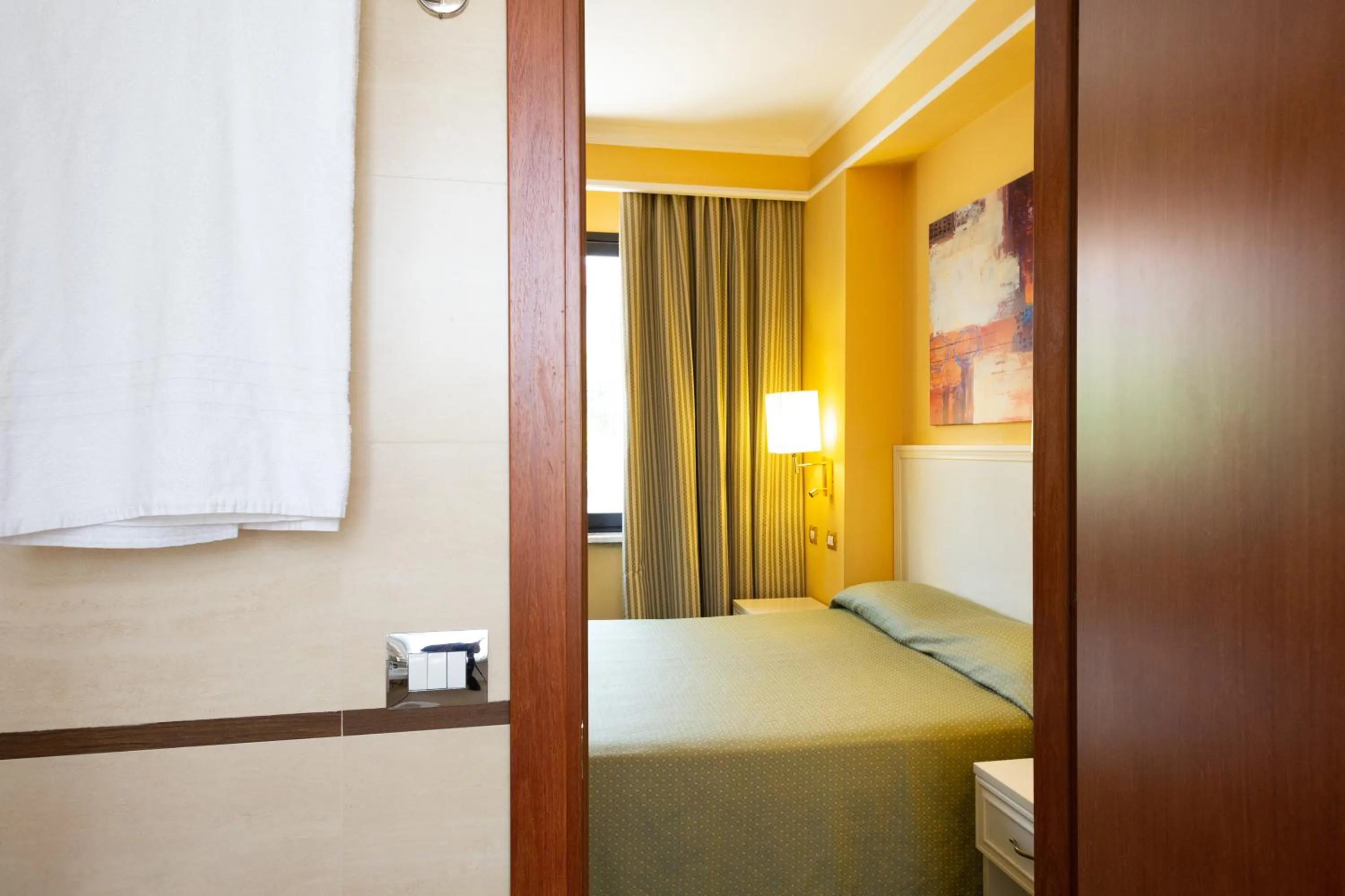 Photo of the whole room, Bed in Cervara Park Hotel