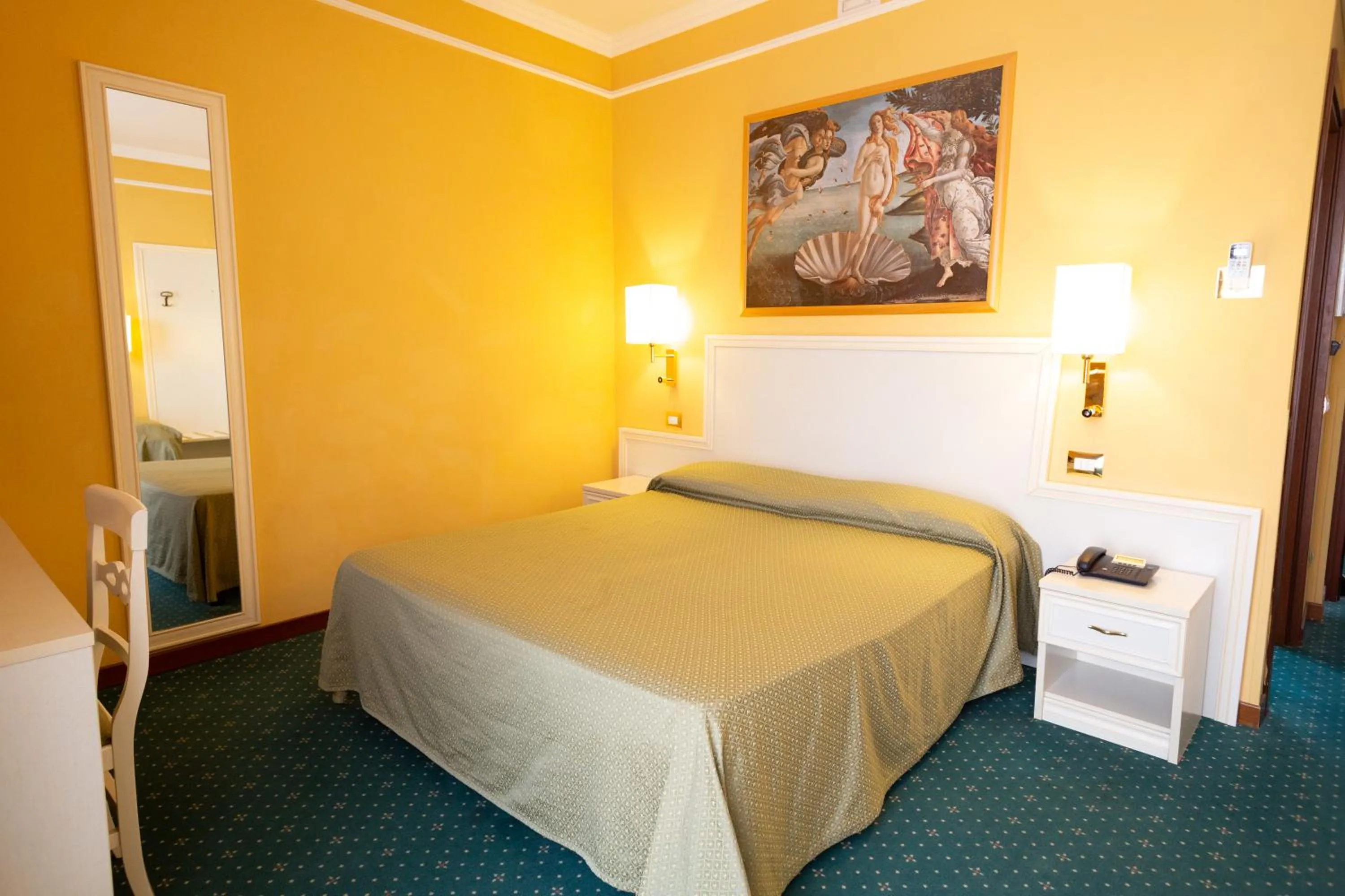 Photo of the whole room, Bed in Cervara Park Hotel