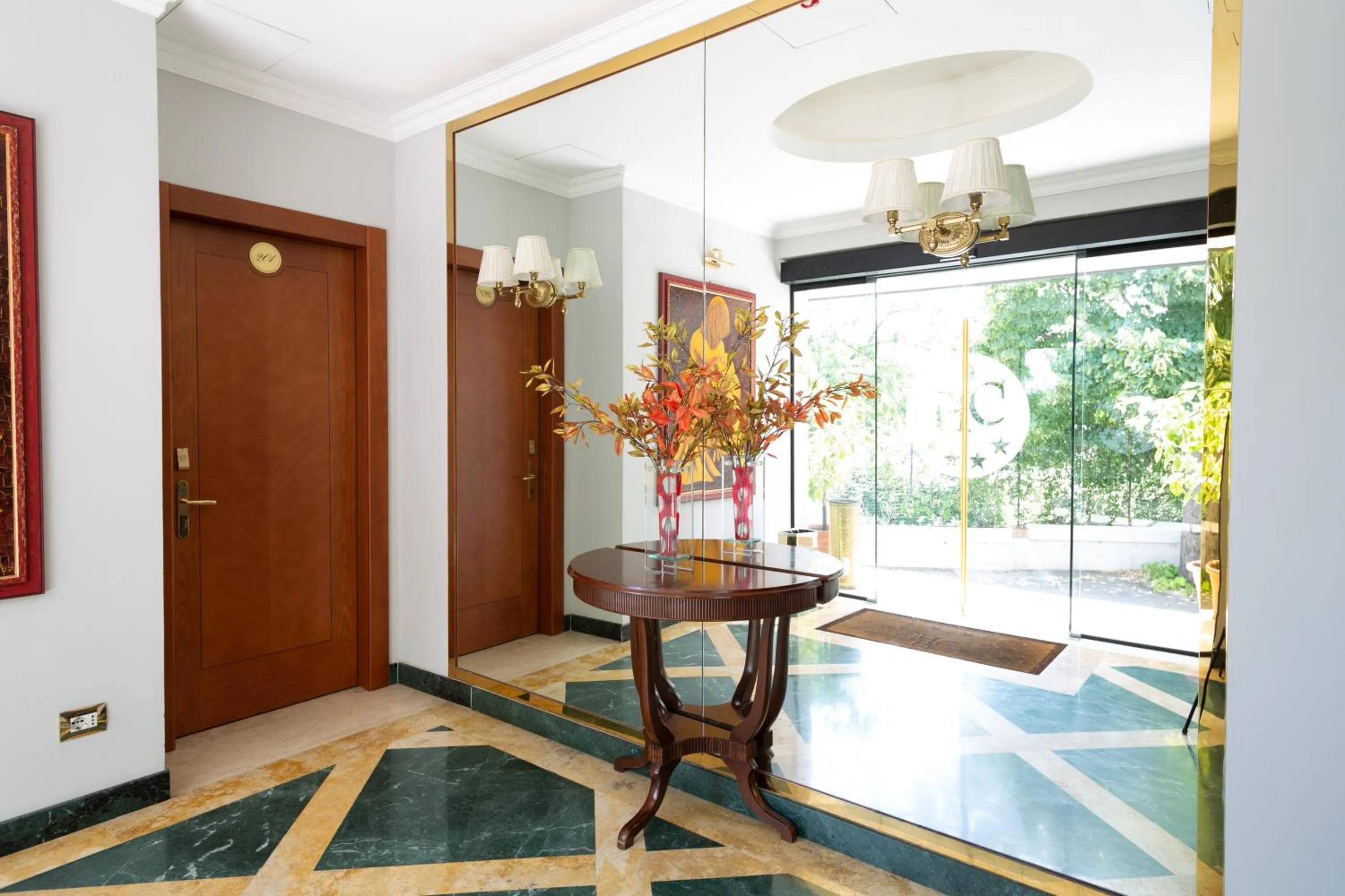 Lobby or reception in Cervara Park Hotel