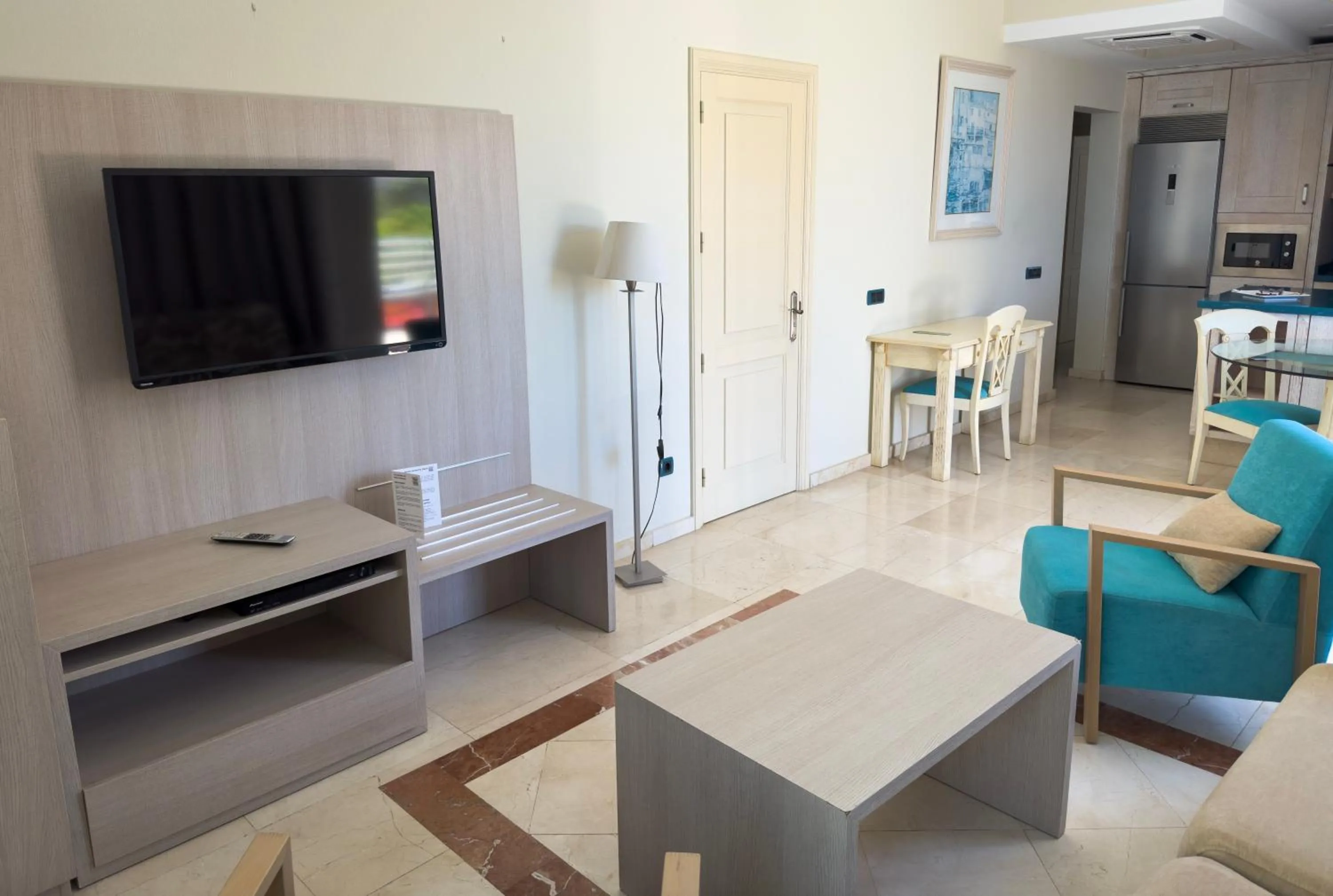 TV and multimedia in Holiday Club Playa Amadores