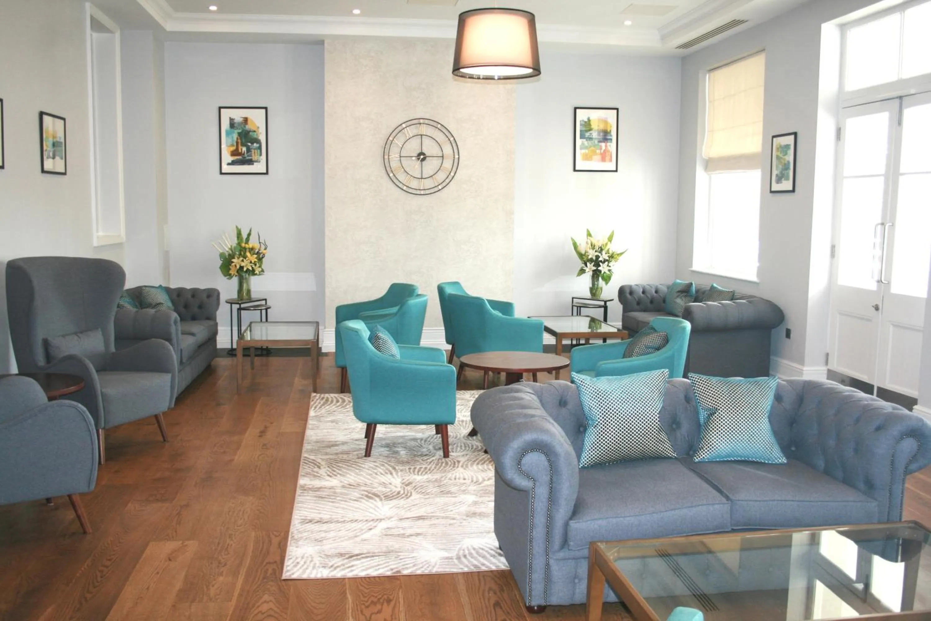 Lounge or bar in Yarrow Hotel