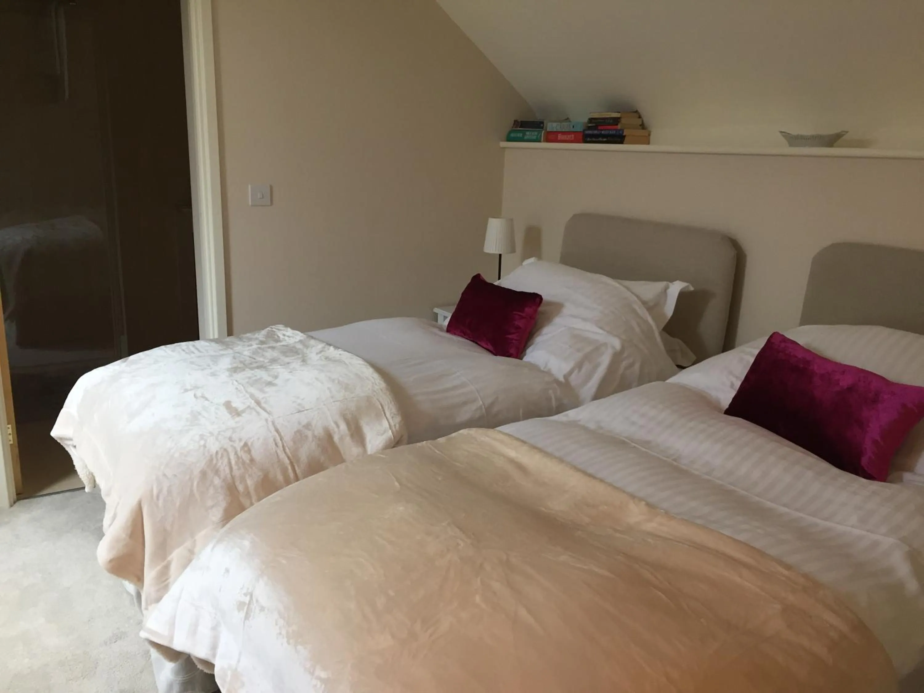 Photo of the whole room in The Old Bakery Barn