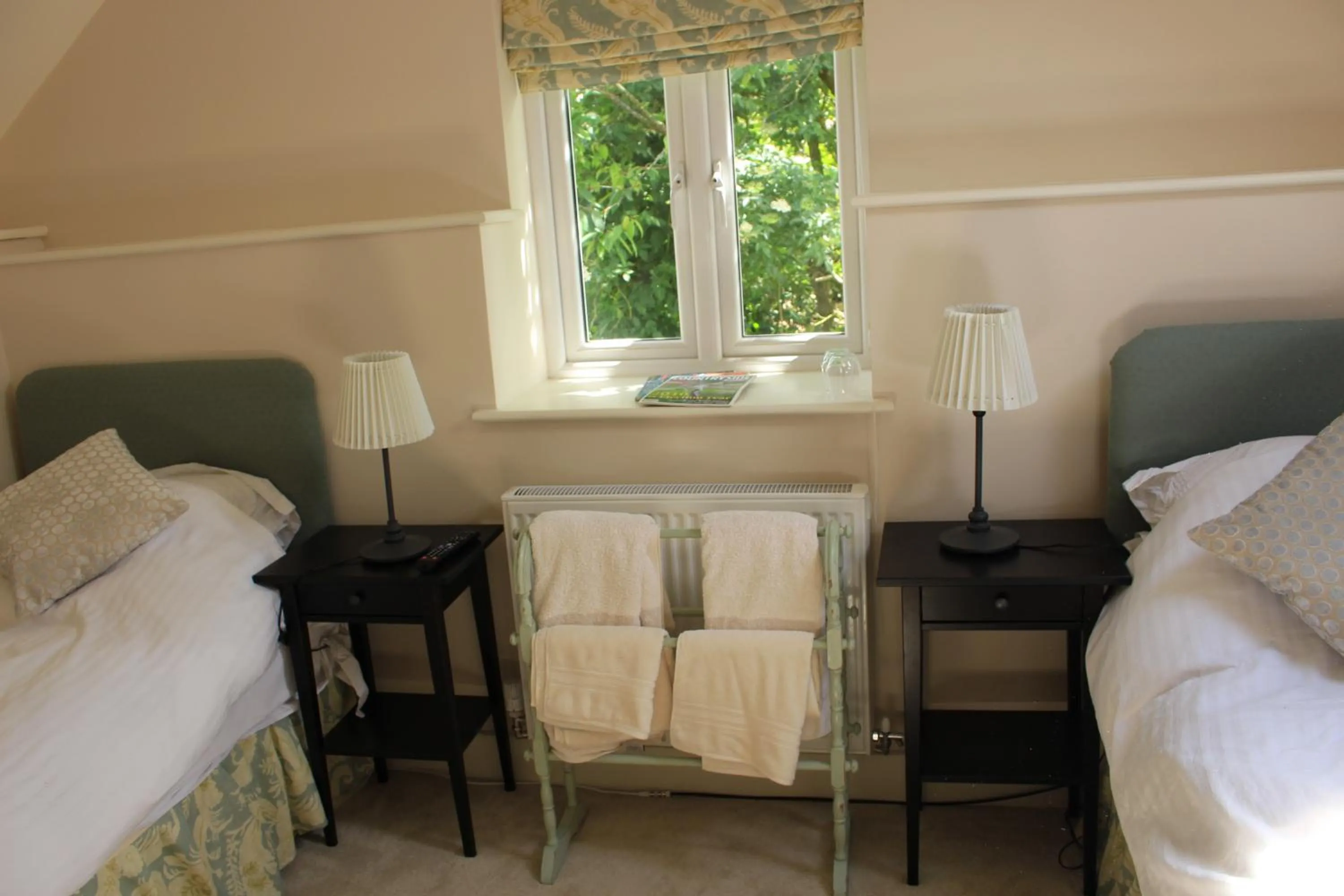 Photo of the whole room in The Old Bakery Barn