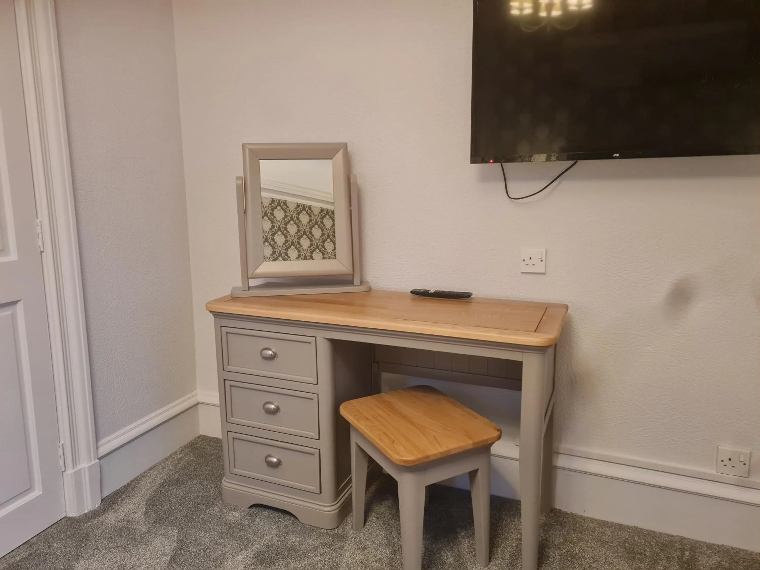 hair dresser in Victoria Hotel