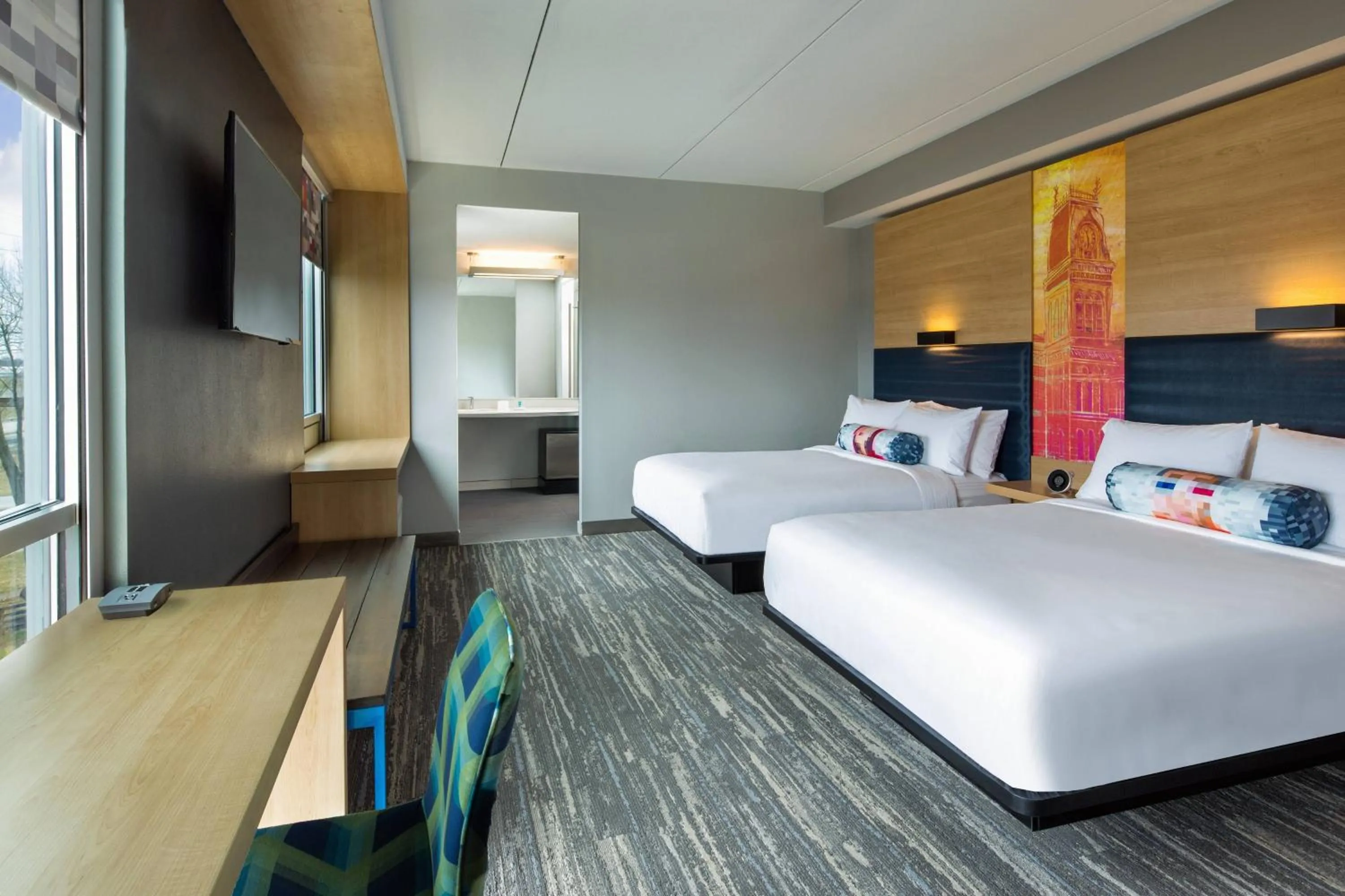 Photo of the whole room, Bed in Aloft Louisville East
