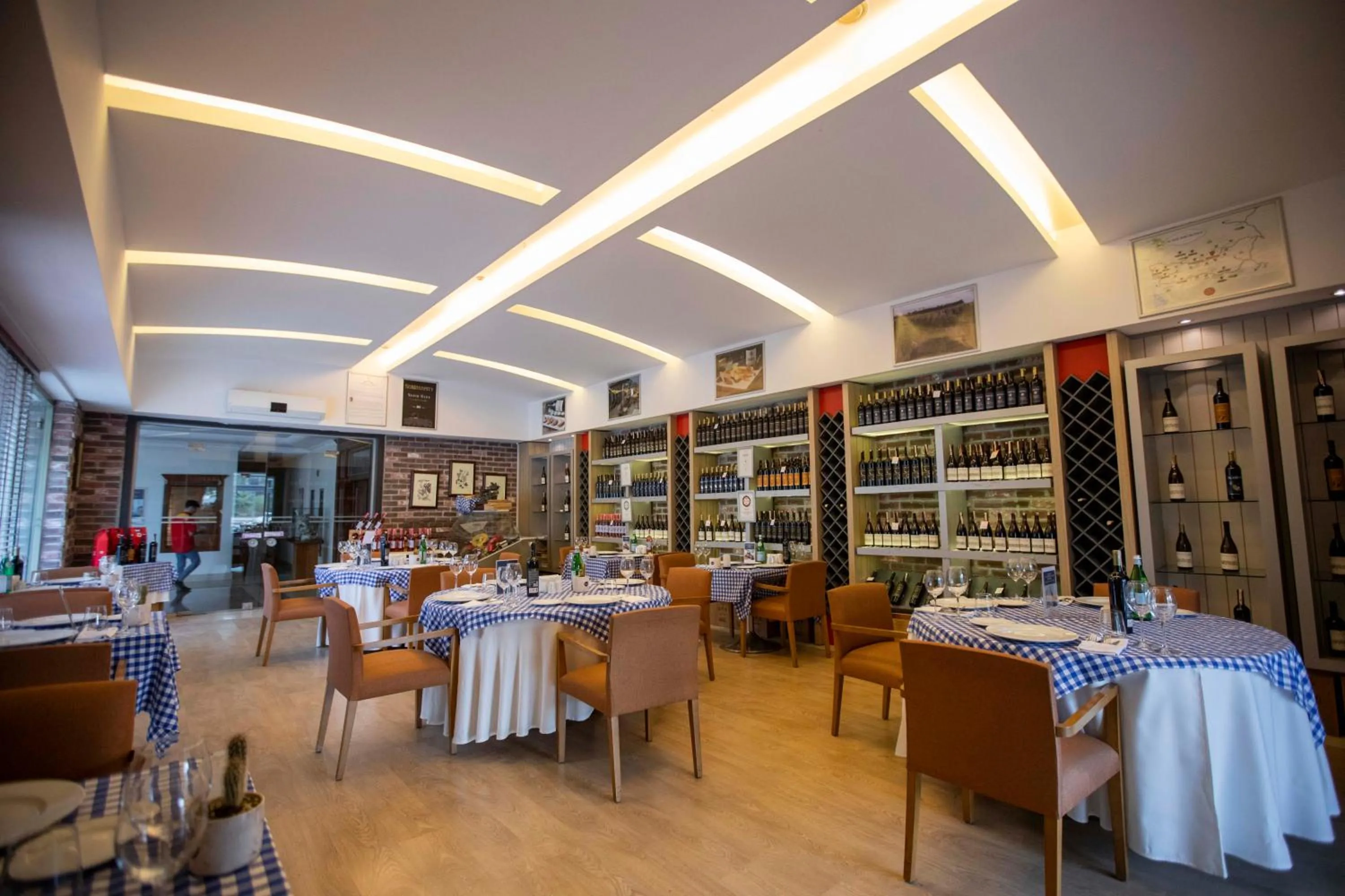 Restaurant/places to eat in Anemon Grand Manisa Otel