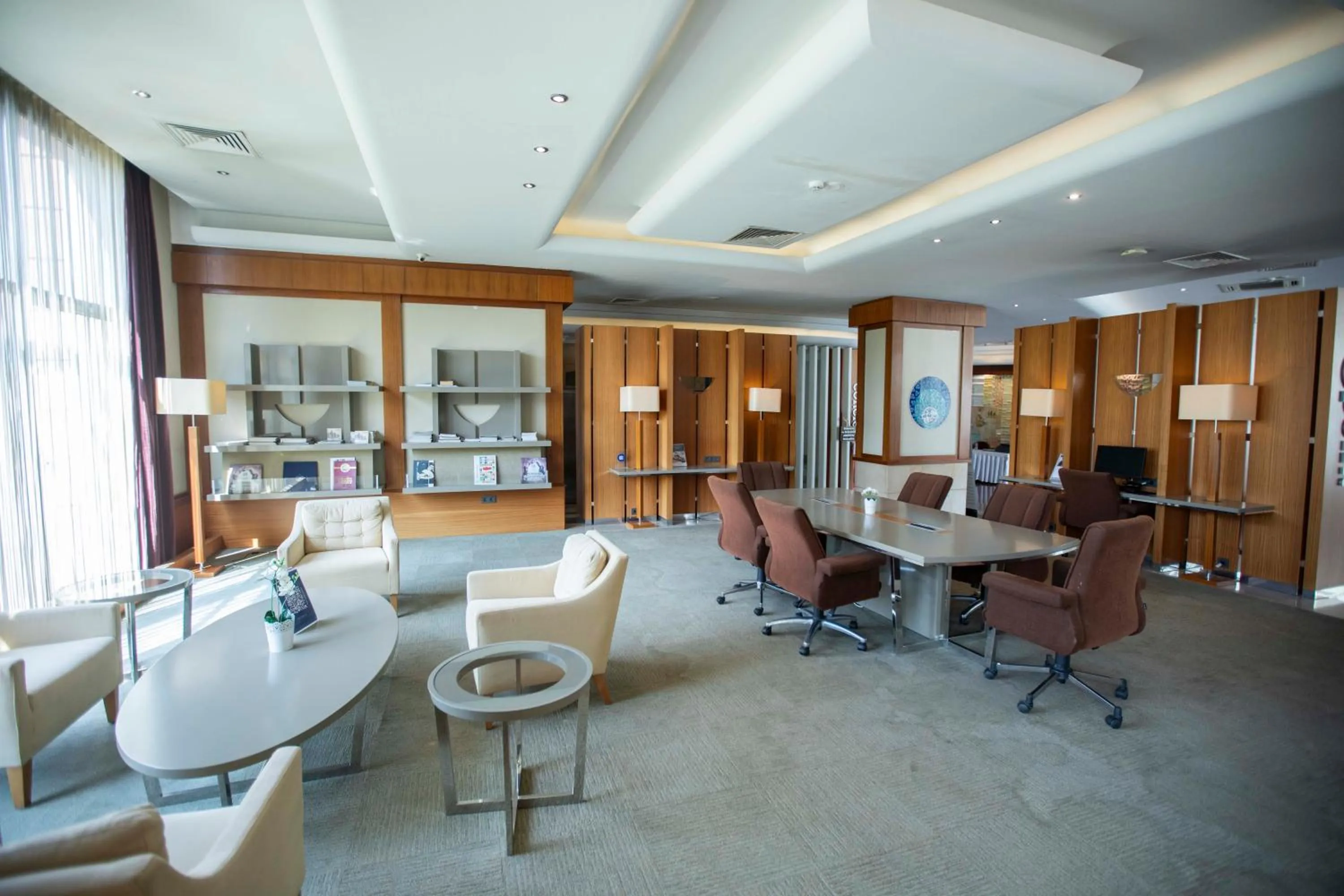 Seating area in Anemon Grand Manisa Otel