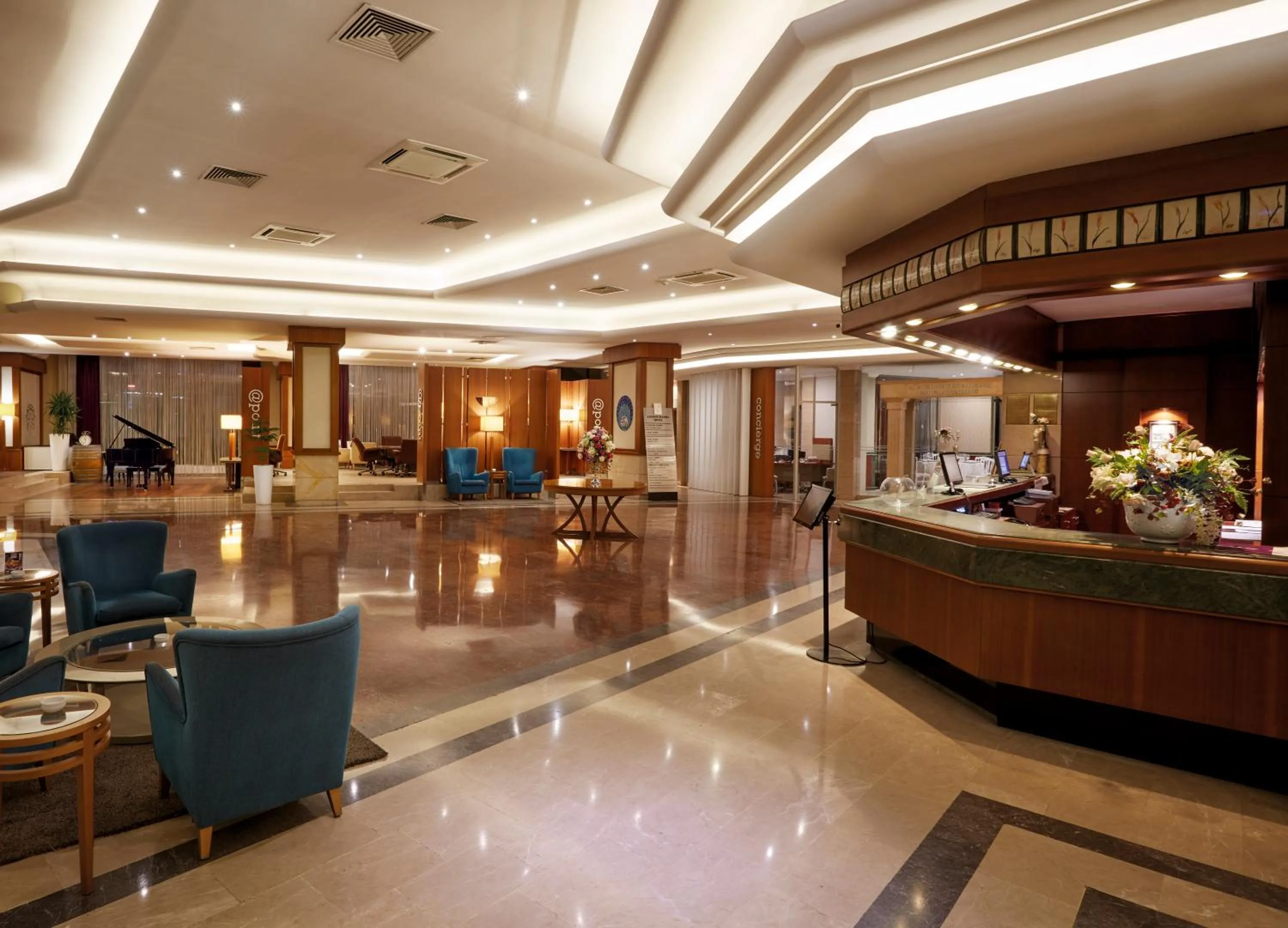 Lobby or reception in Anemon Grand Manisa Otel