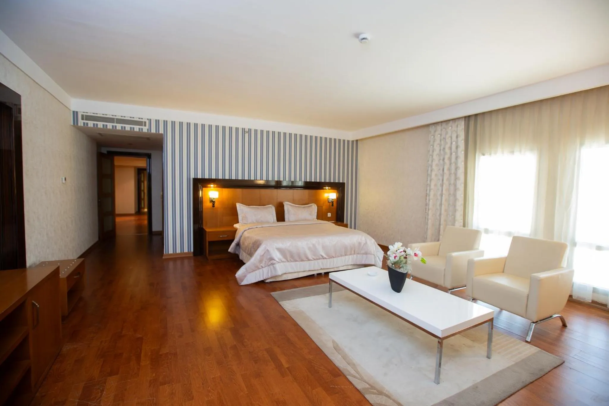 Bedroom, Bed in Anemon Grand Malatya Otel