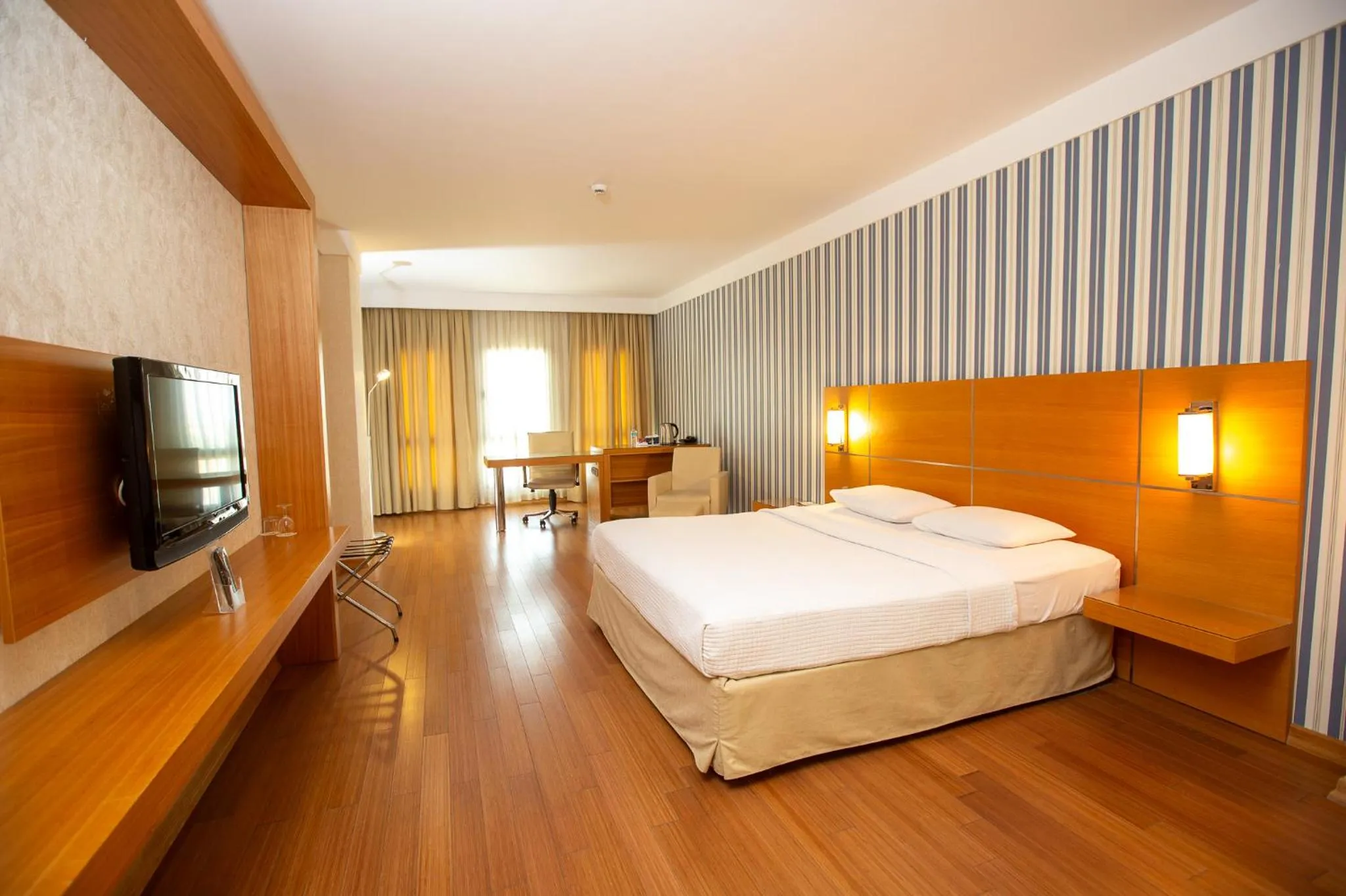 Bedroom, Bed in Anemon Grand Malatya Otel