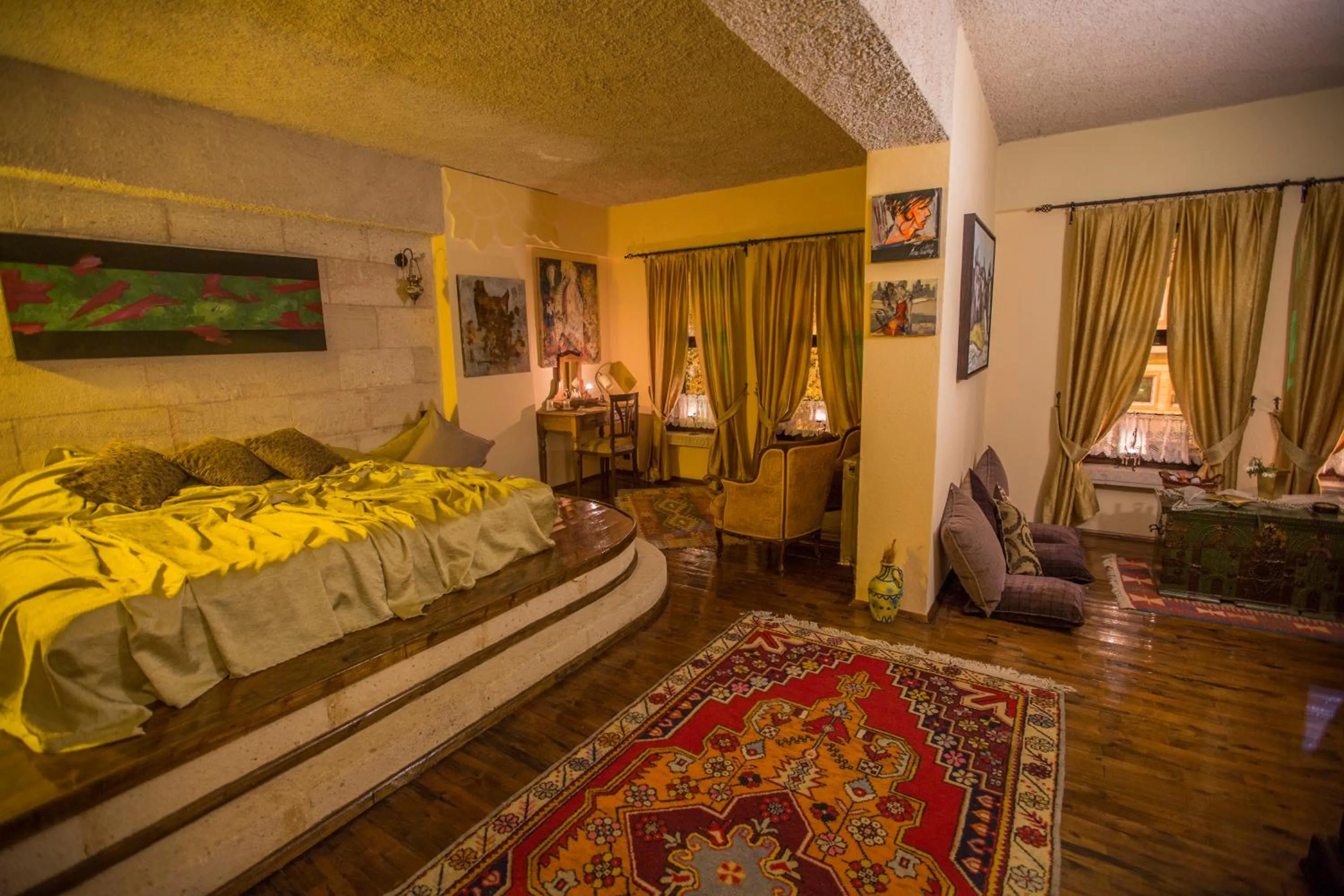 Living room, Bed in Karlık Evi Hotel - Special Category