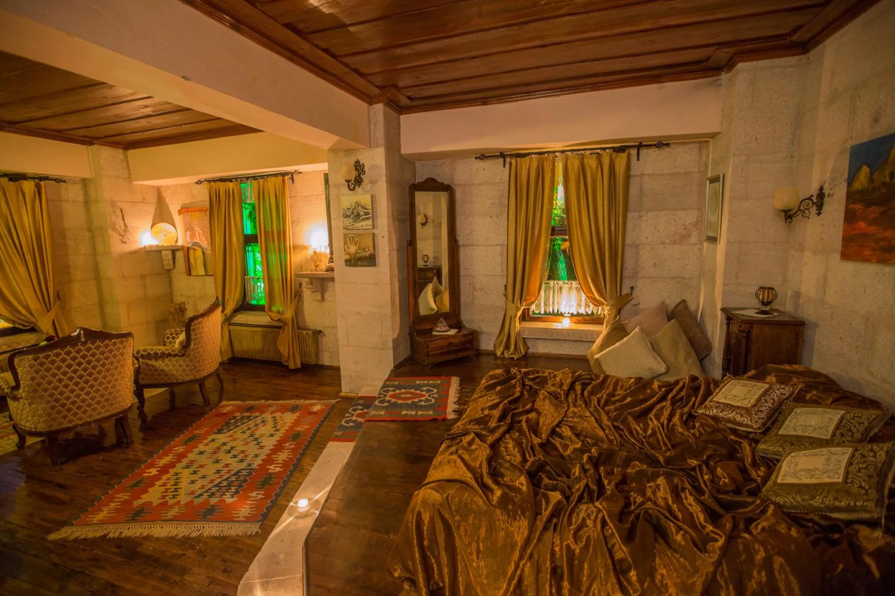 Living room, Bed in Karlık Evi Hotel - Special Category