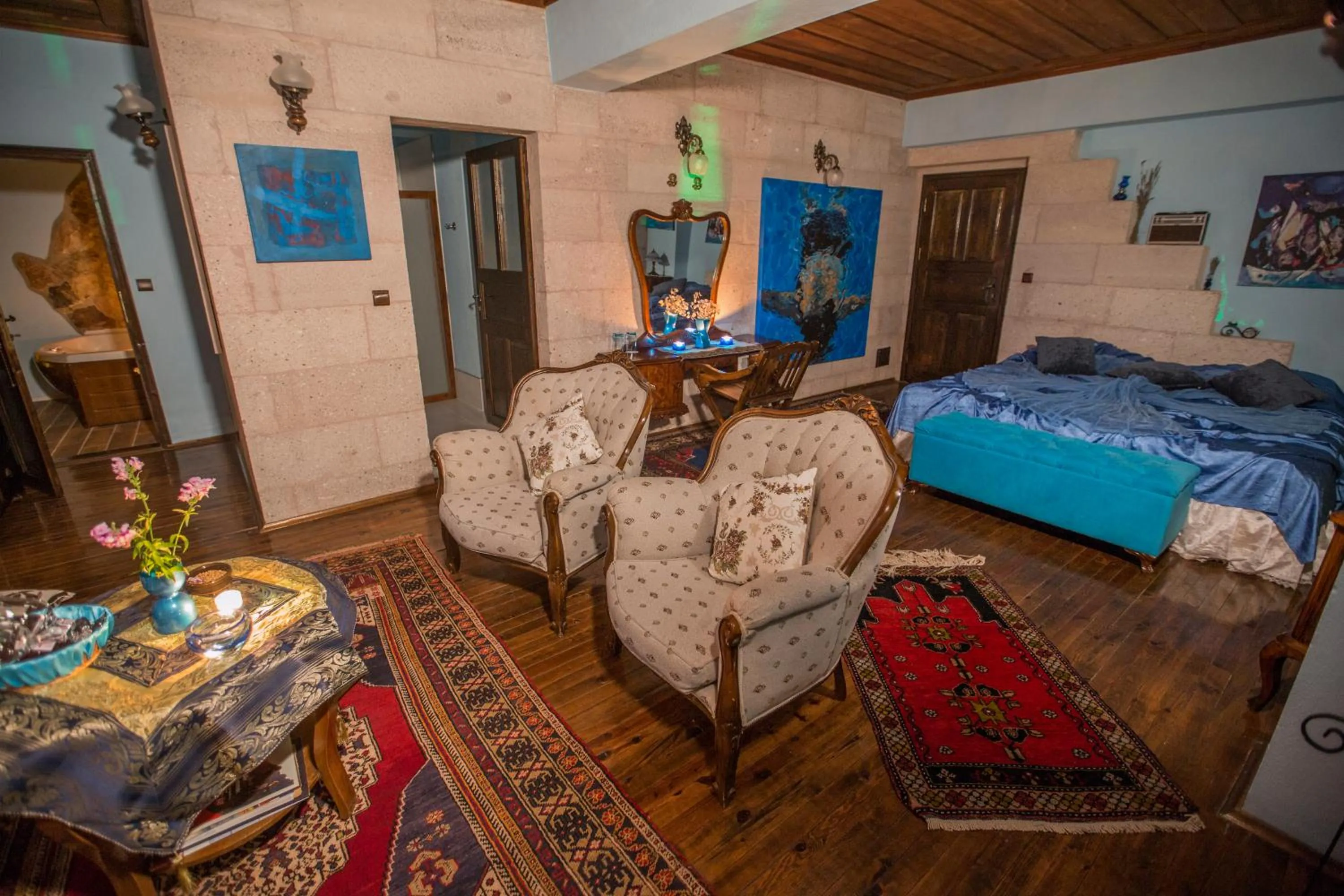 Living room, Bed in Karlık Evi Hotel - Special Category