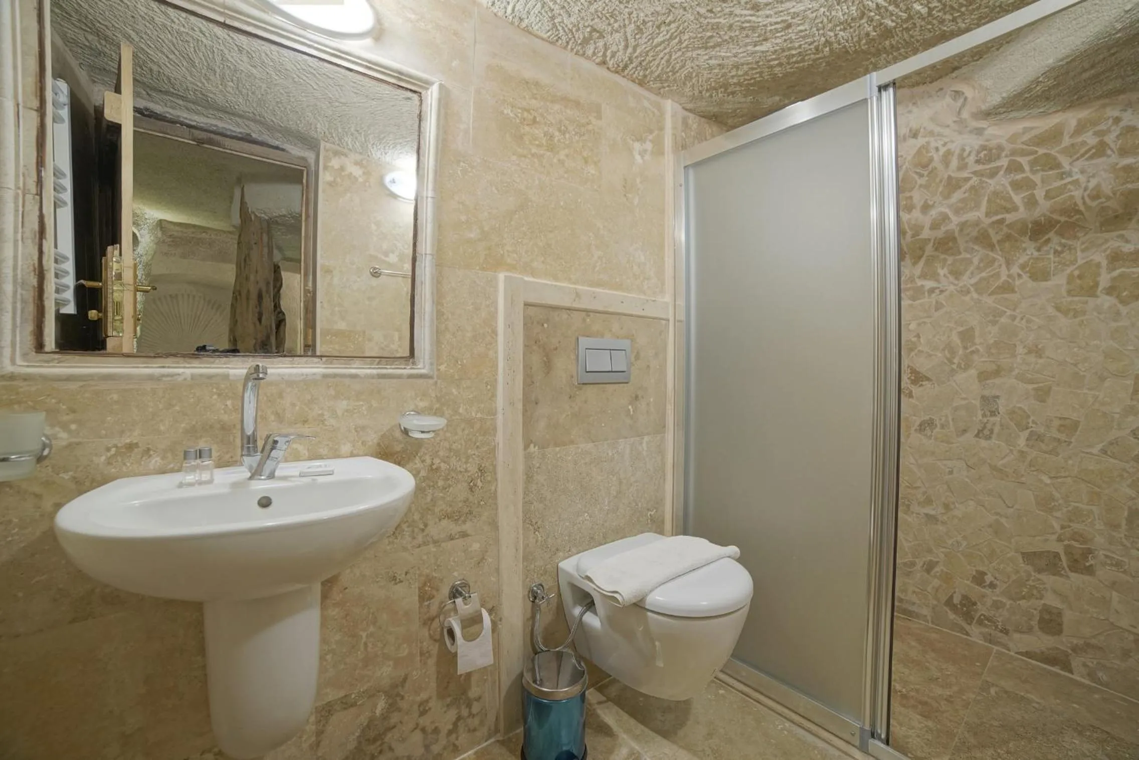 Toilet in Melek Cave Hotel