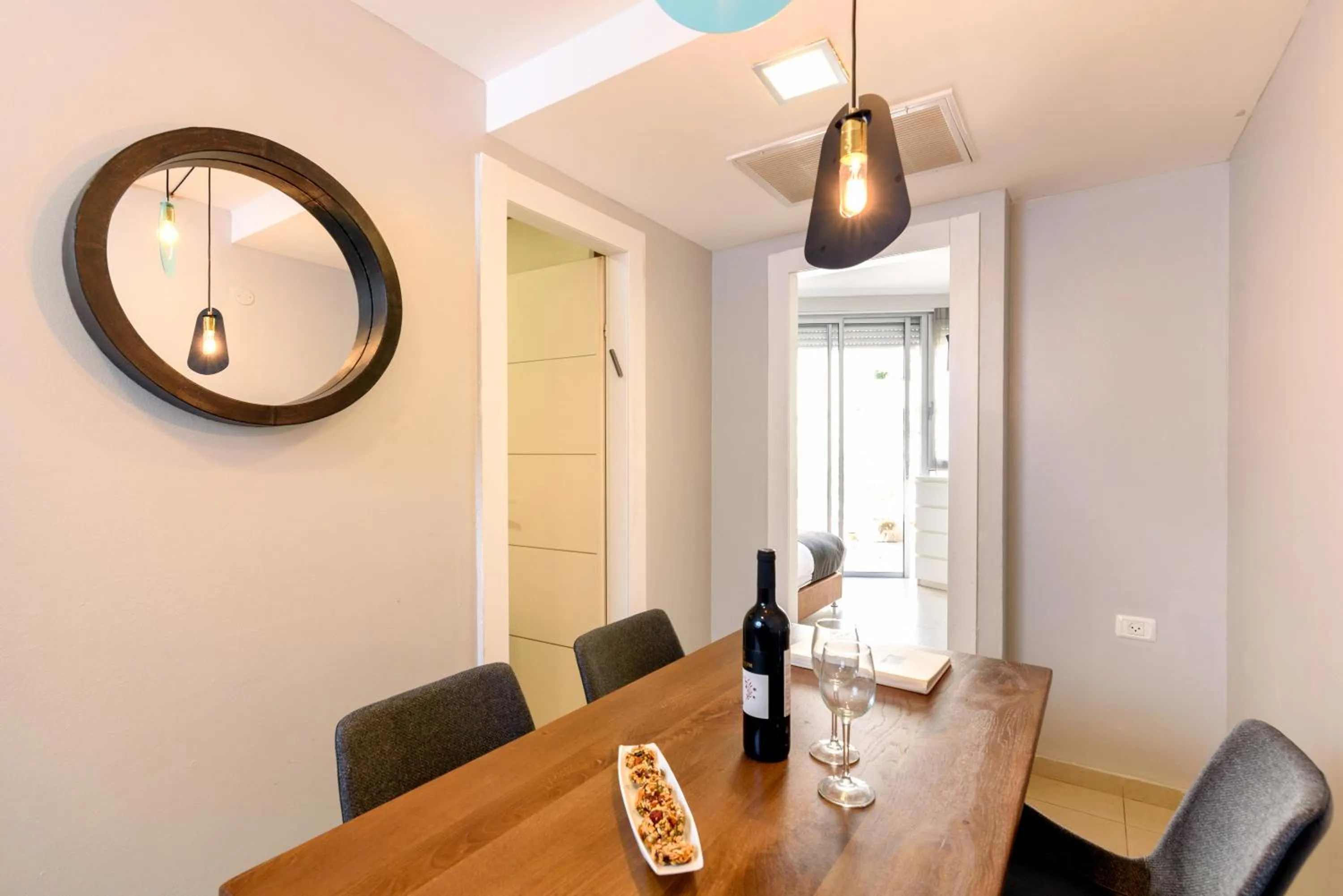 Photo of the whole room in Sea Land Suites