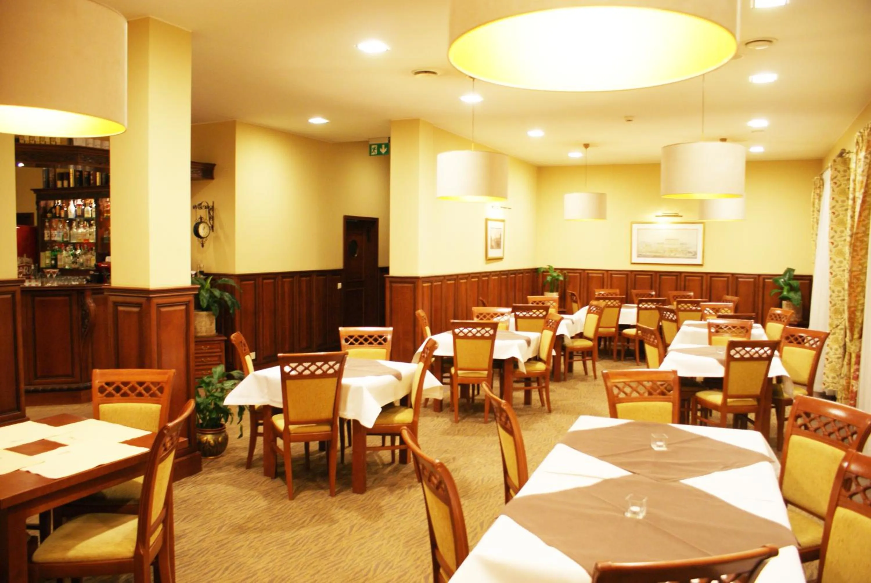 Restaurant/places to eat in Hotel Wilga by Katowice Airport