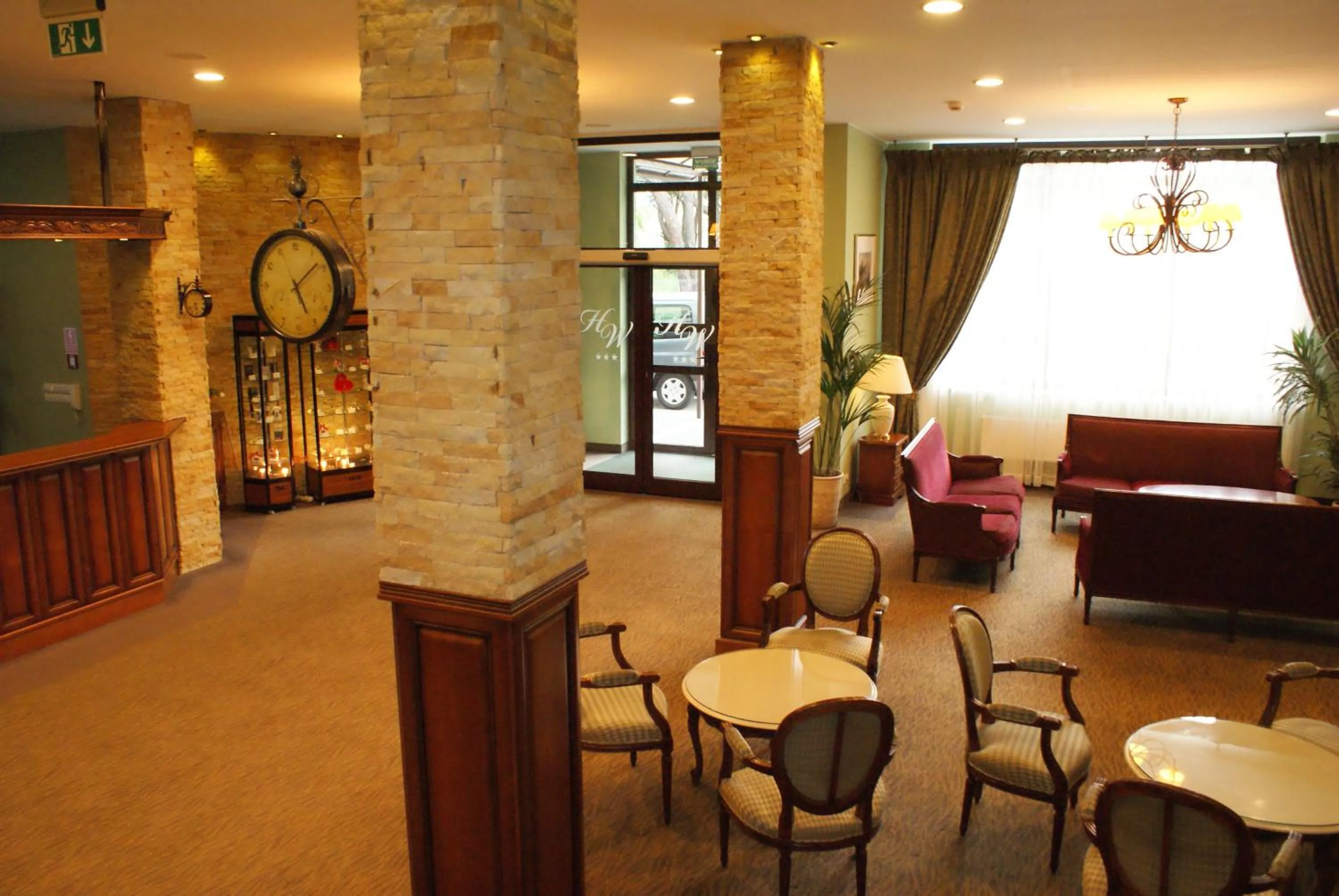 Lobby or reception in Hotel Wilga by Katowice Airport