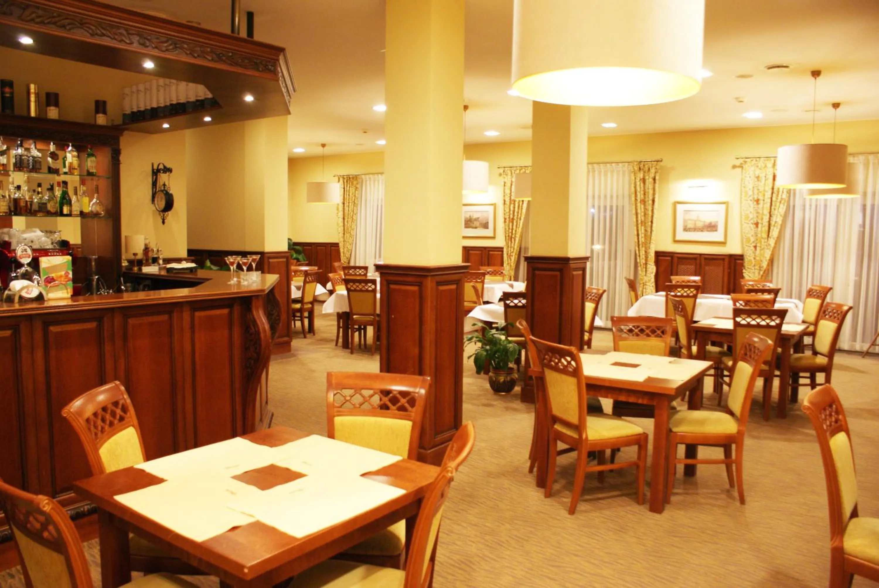 Restaurant/places to eat in Hotel Wilga by Katowice Airport