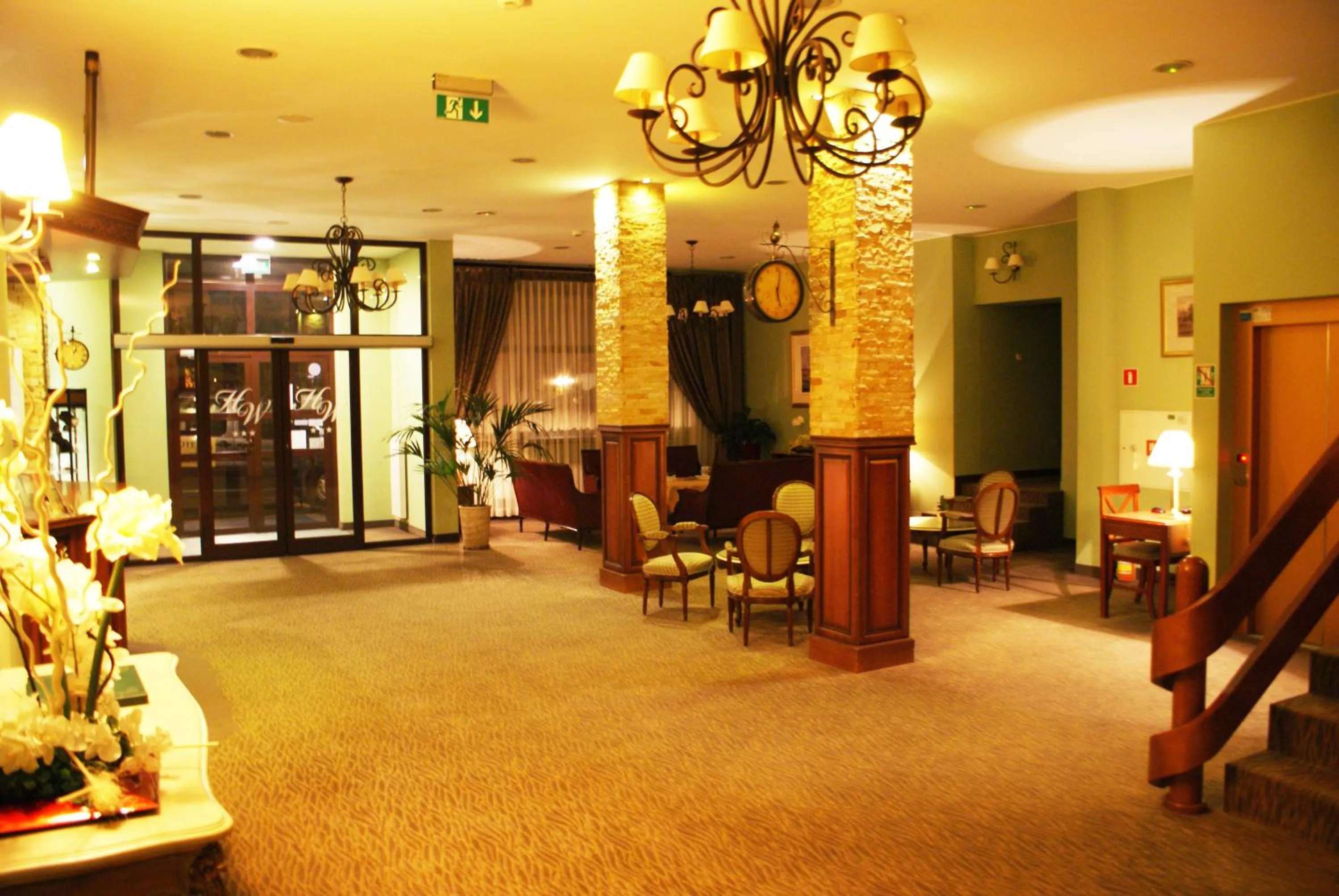 Lobby or reception in Hotel Wilga by Katowice Airport