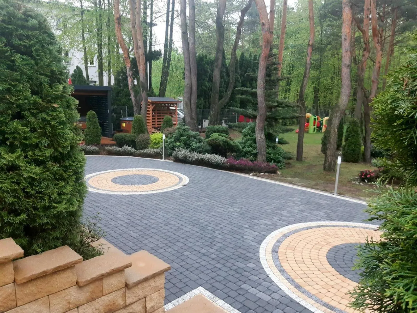 Garden in Hotel Wilga by Katowice Airport