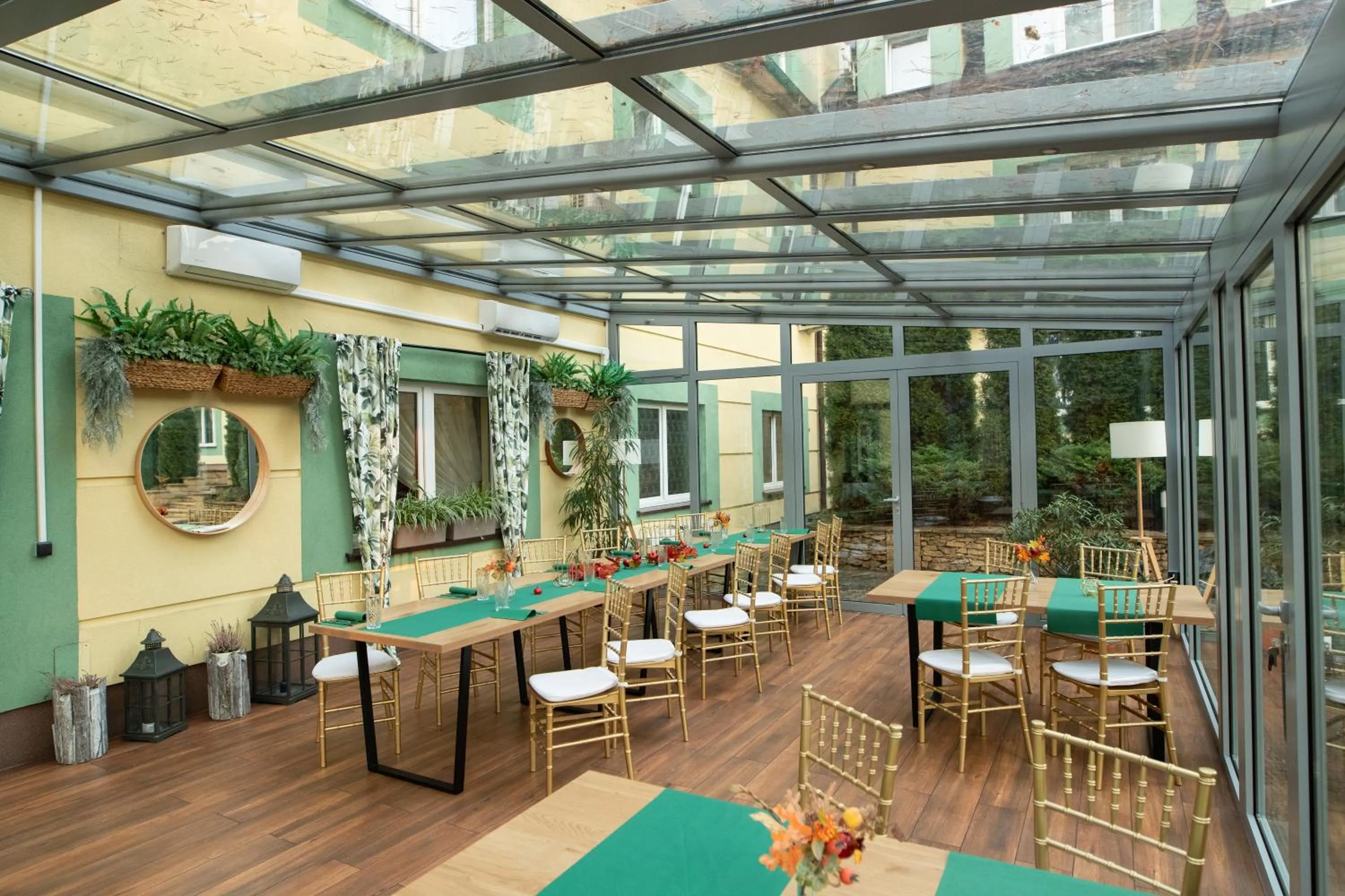 Restaurant/places to eat in Hotel Wilga by Katowice Airport