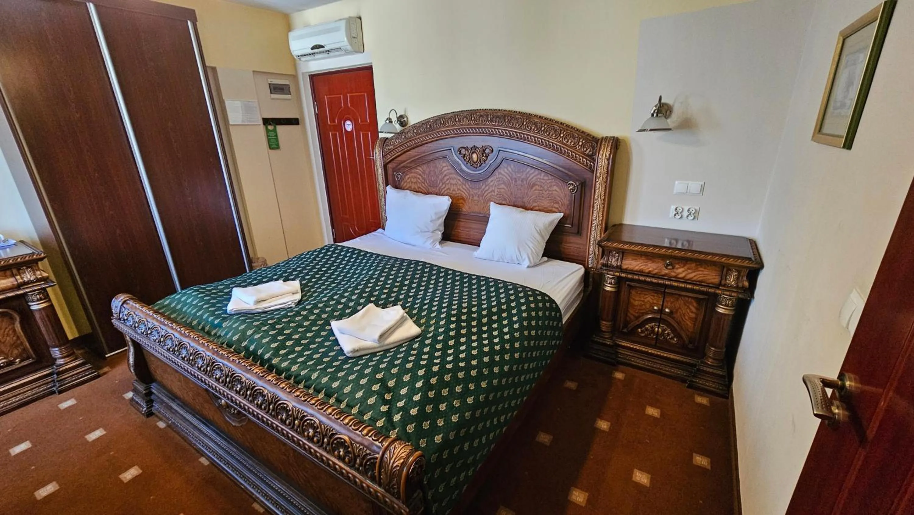 Bed in Daisy Superior