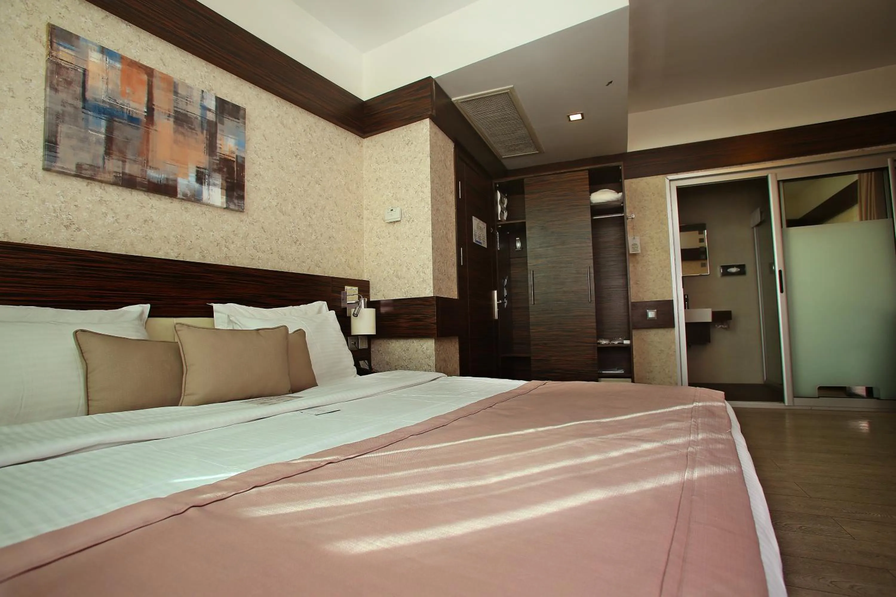 Bathroom in Wes Hotel