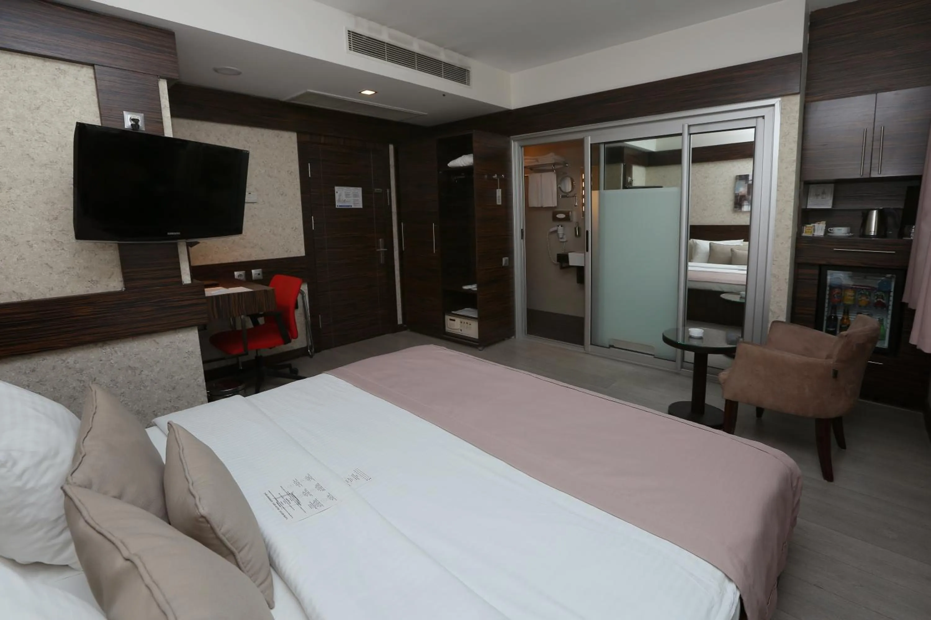 Bathroom in Wes Hotel