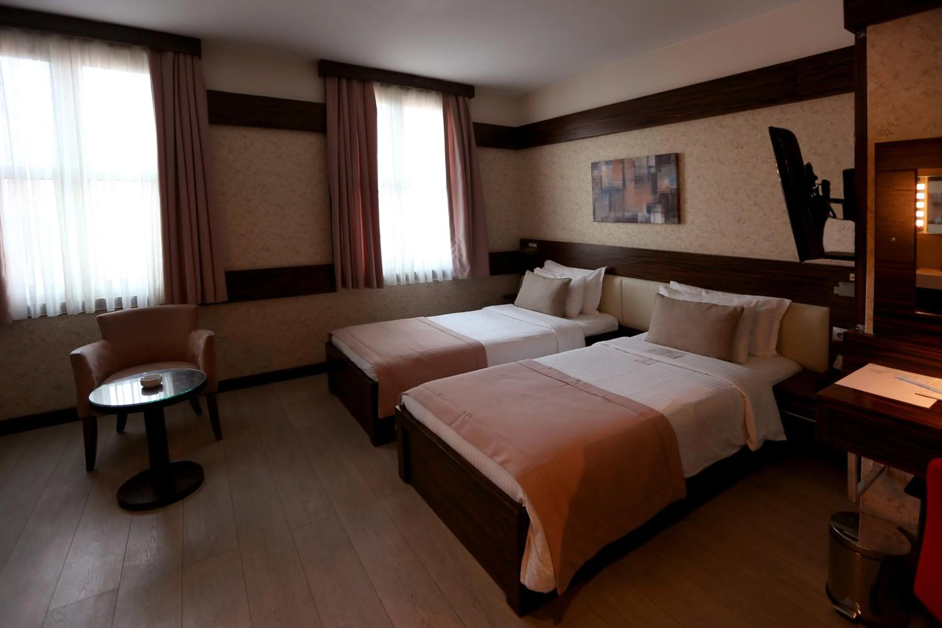 Photo of the whole room in Wes Hotel