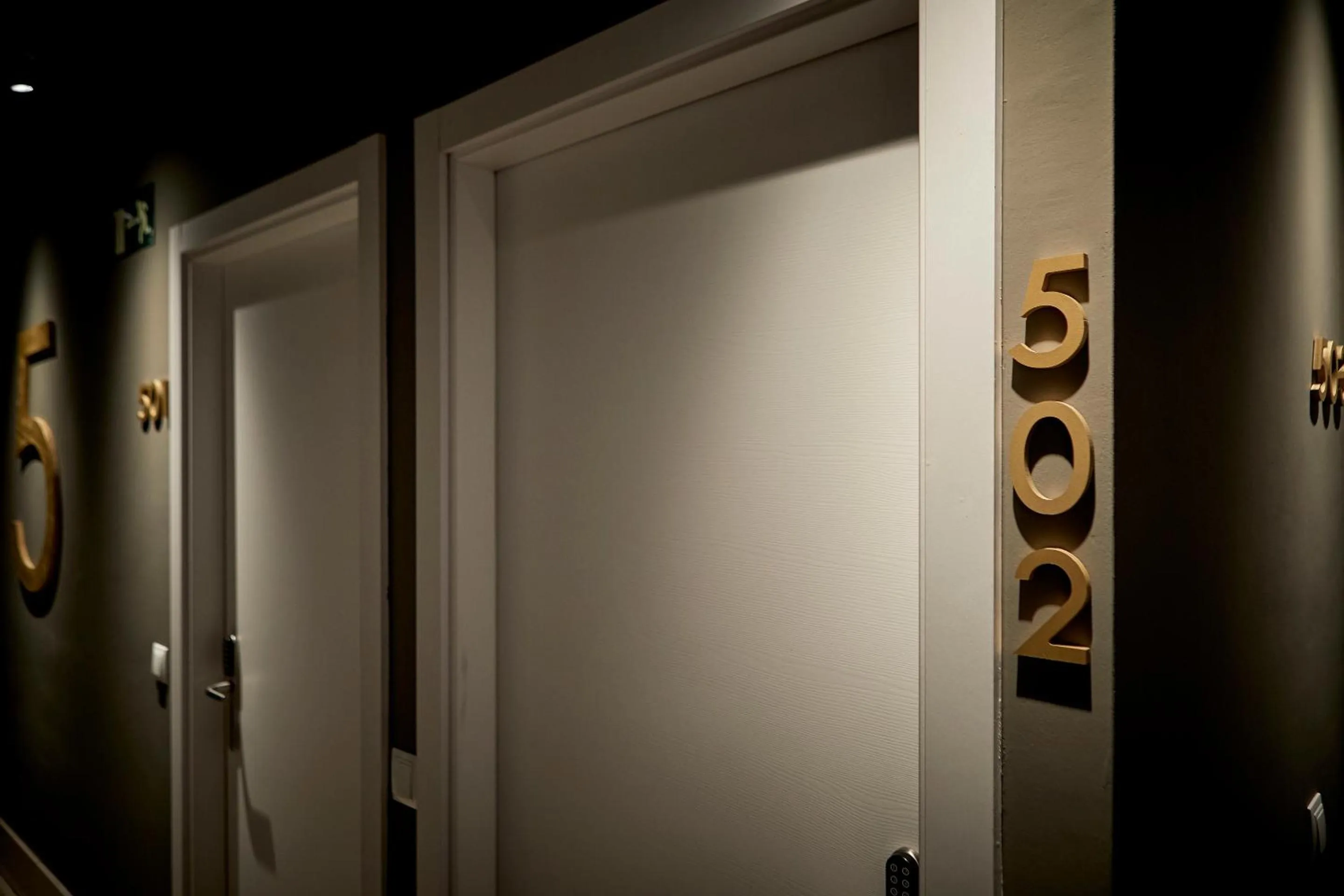 Logo/Certificate/Sign in L&H La Latina Selection