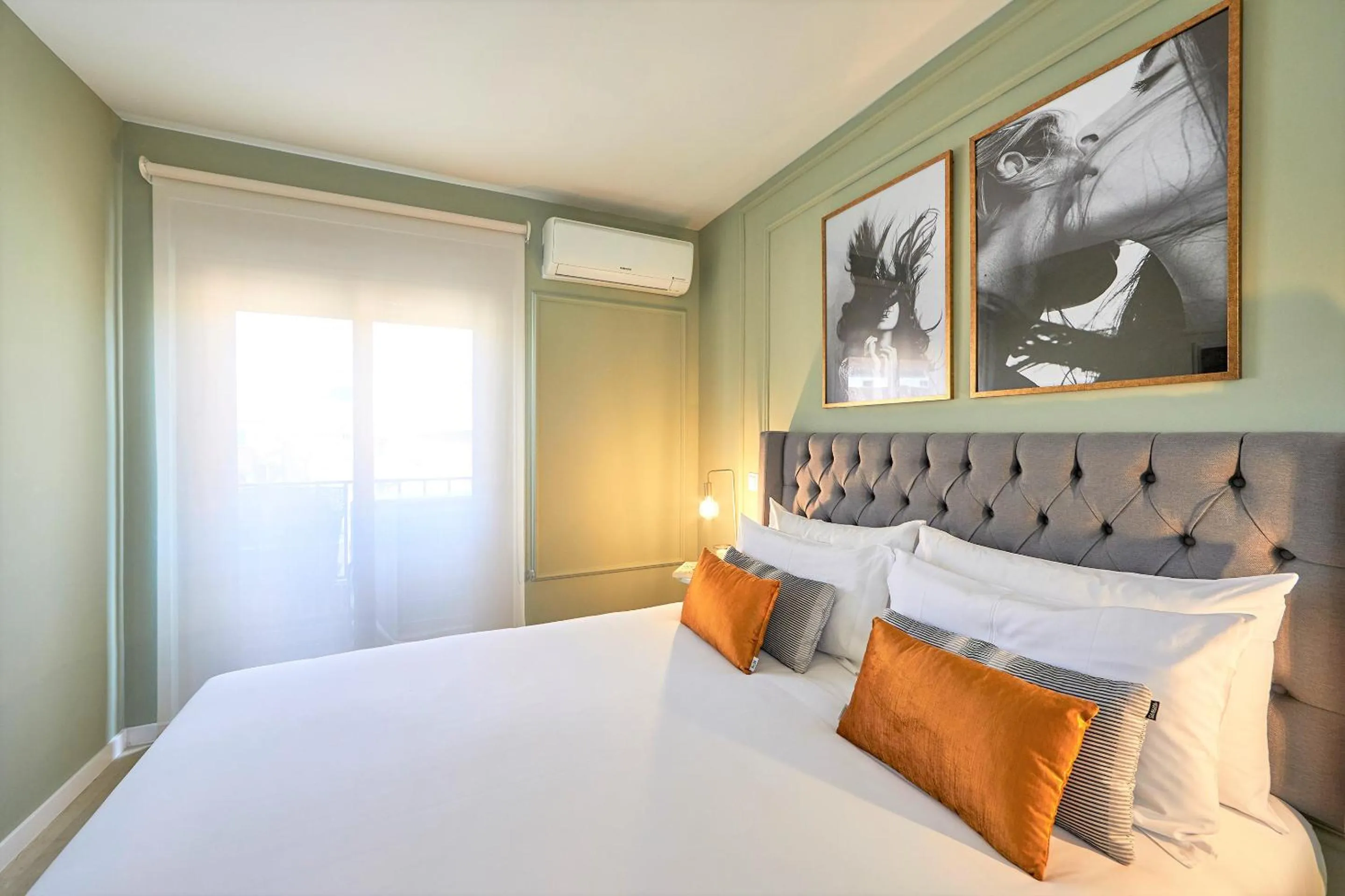 Photo of the whole room, Bed in L&H La Latina Selection