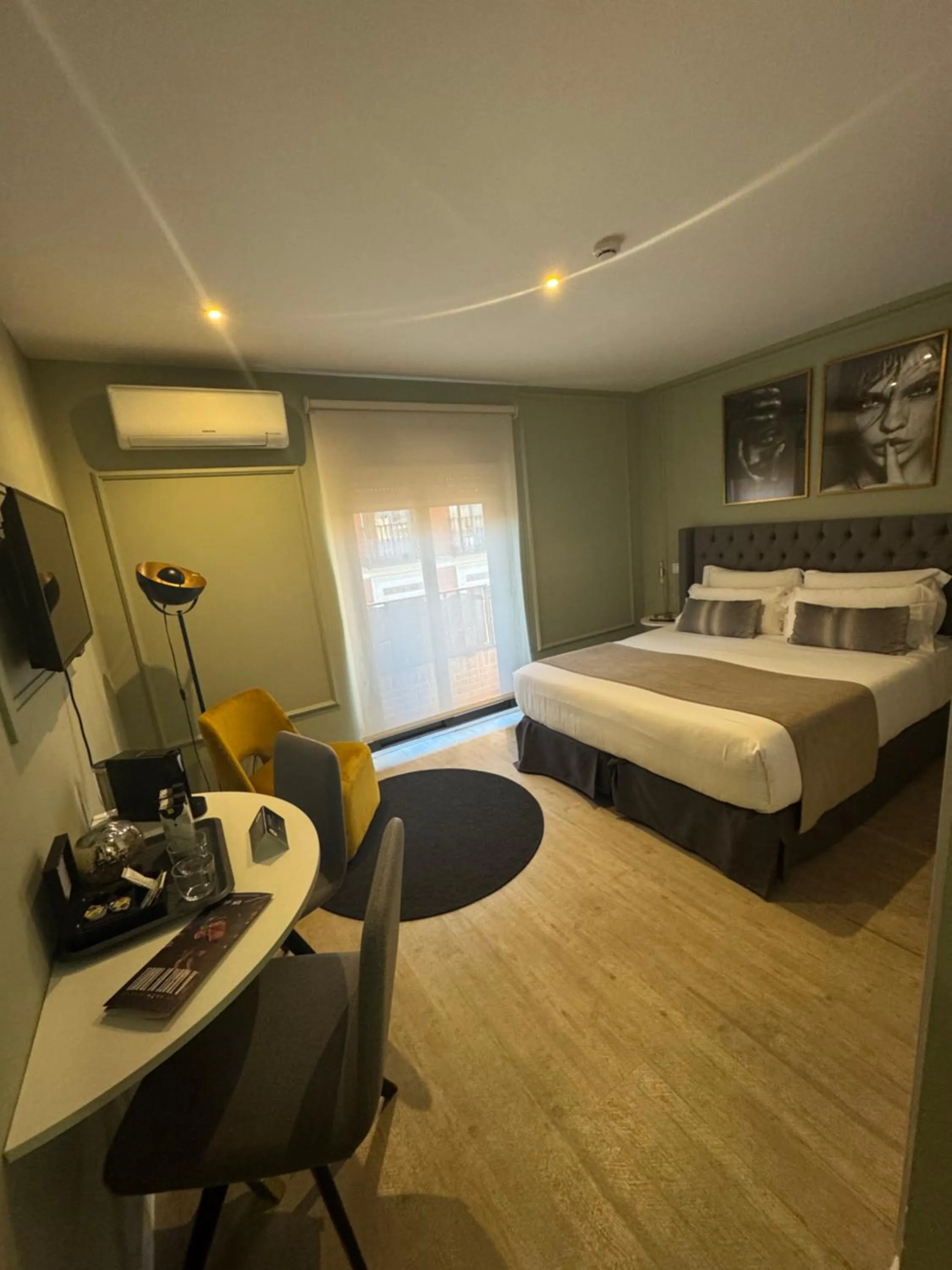 Bed in L&H La Latina Selection